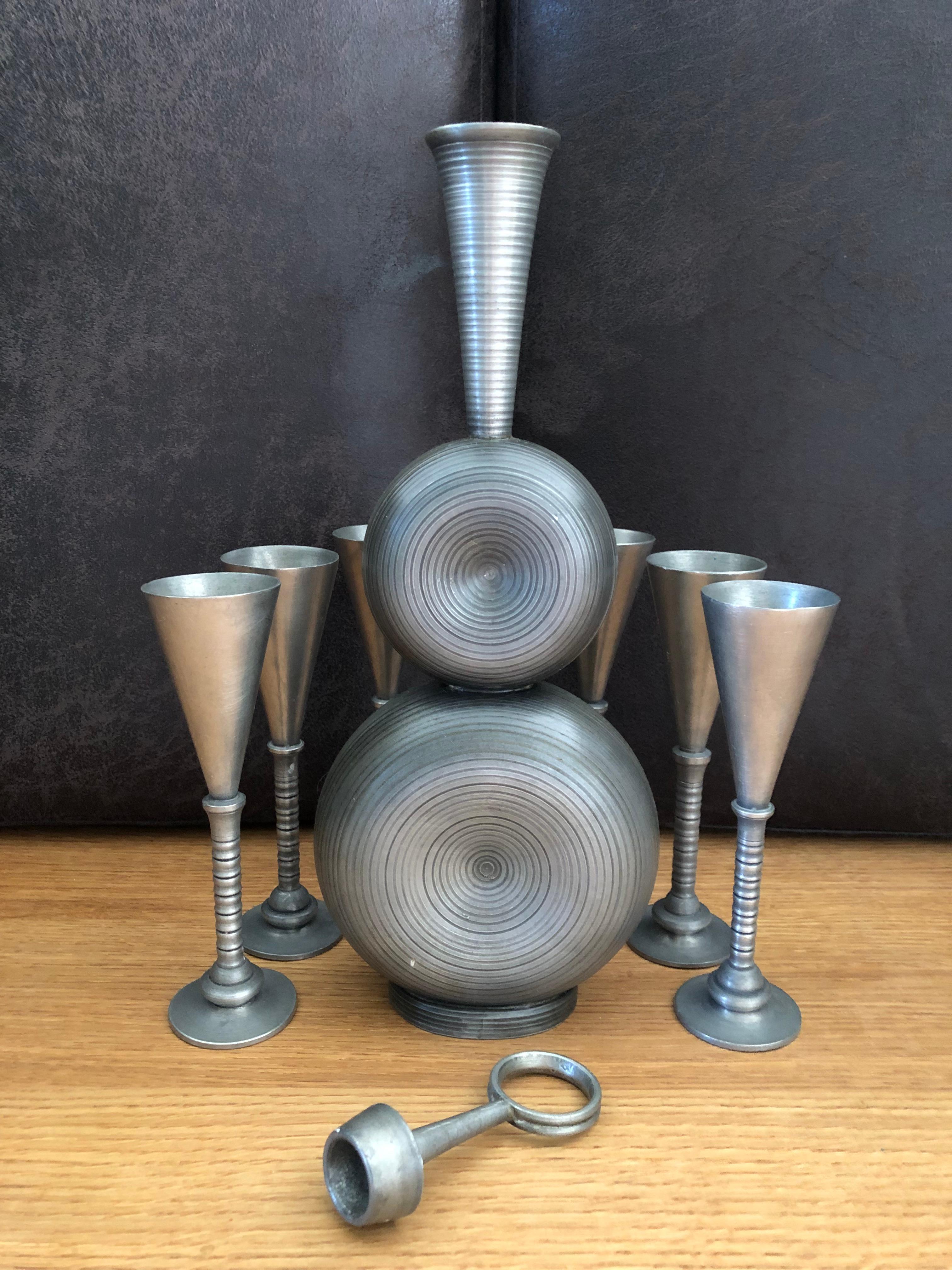 Mid-20th Century Vintage Skulptural Pewter Decanter with 6 Shots by Gunnar Hawstad Norway 1950s For Sale