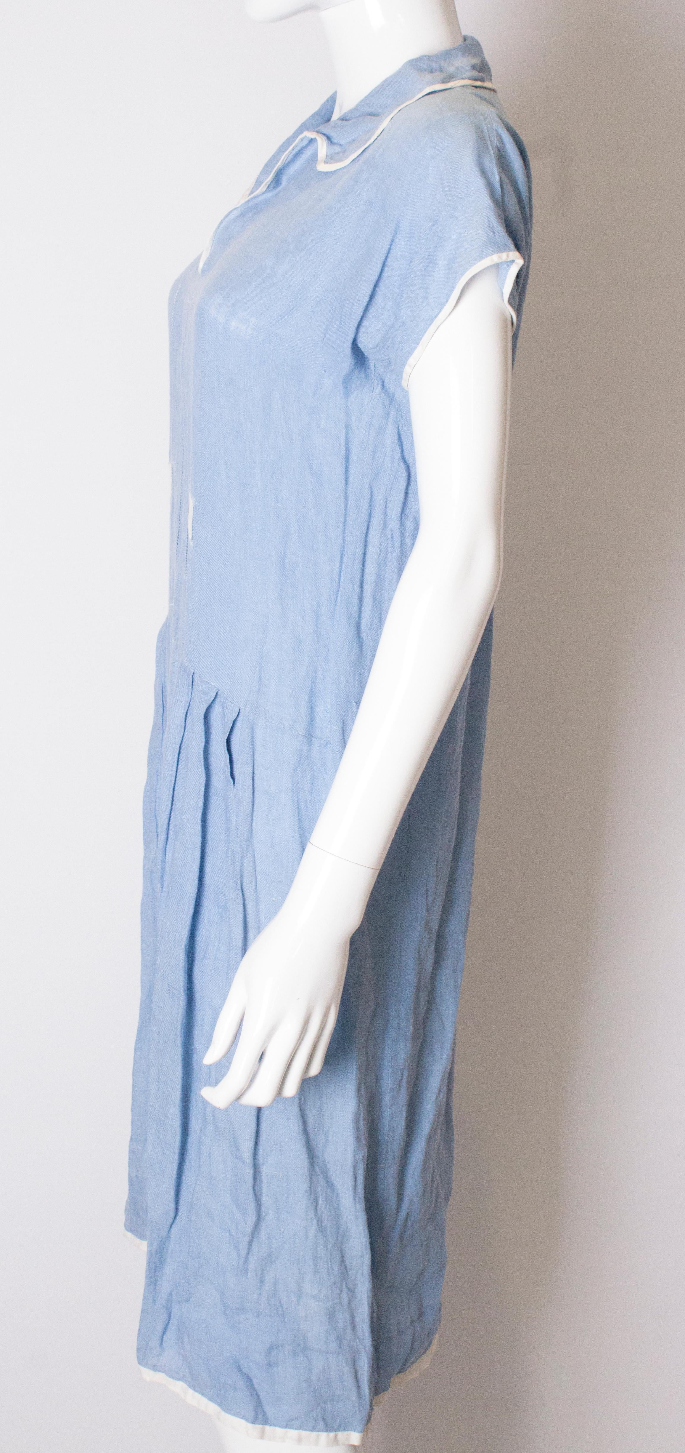 Vintage Himmelblaues Leinenkleid aus den 1920er Jahren im Zustand „Gut“ im Angebot in London, GB