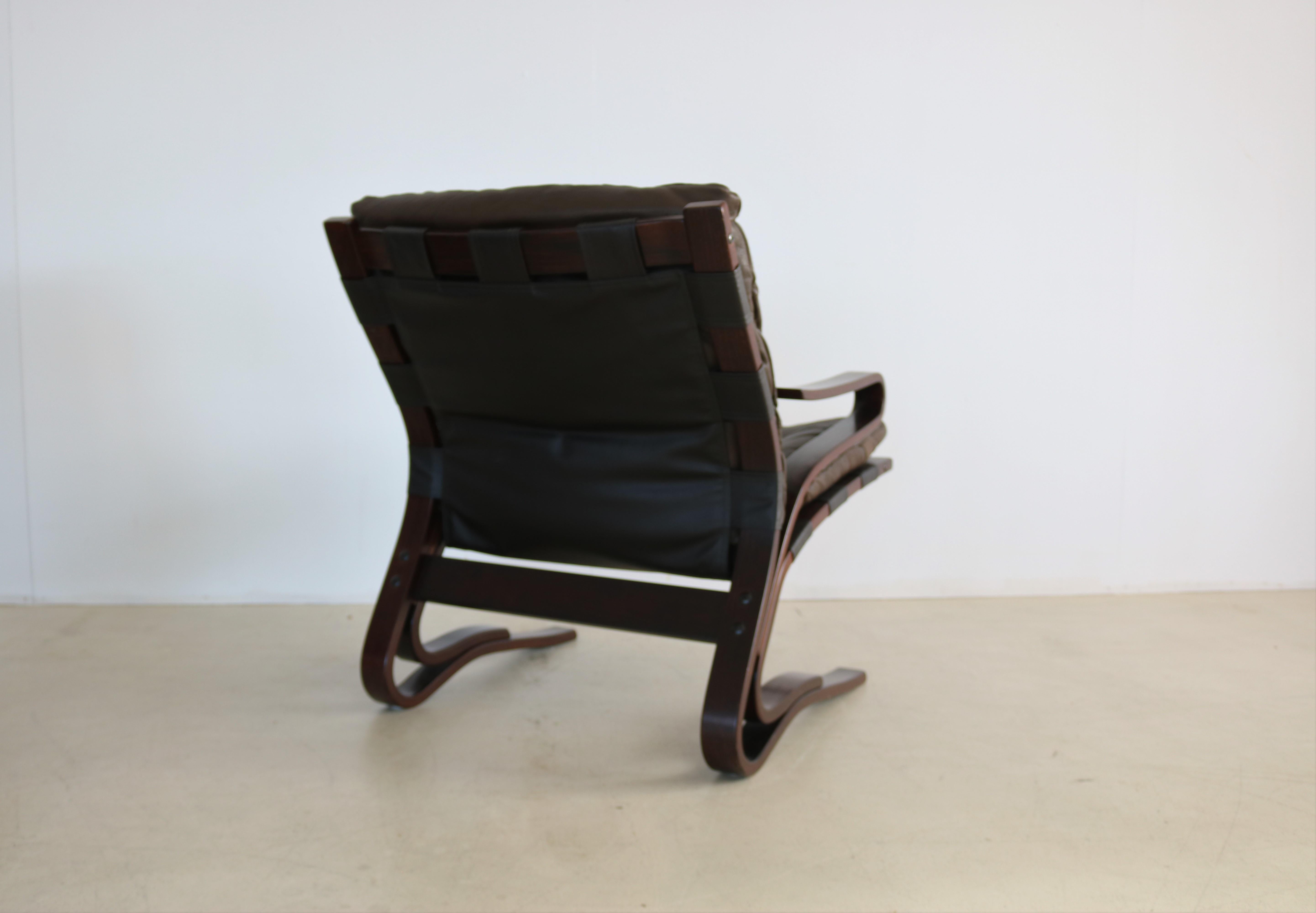Vintage Skyline Easy Chair 3