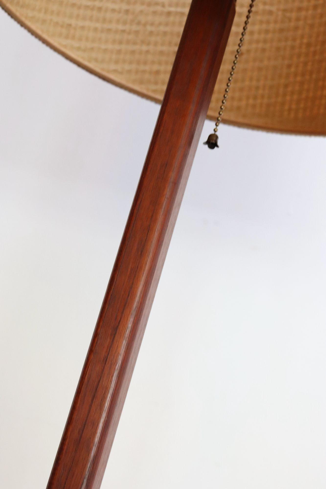 Lampada da terra Studio A vintage in ardesia e legno di teak di Harspwell House in vendita 7
