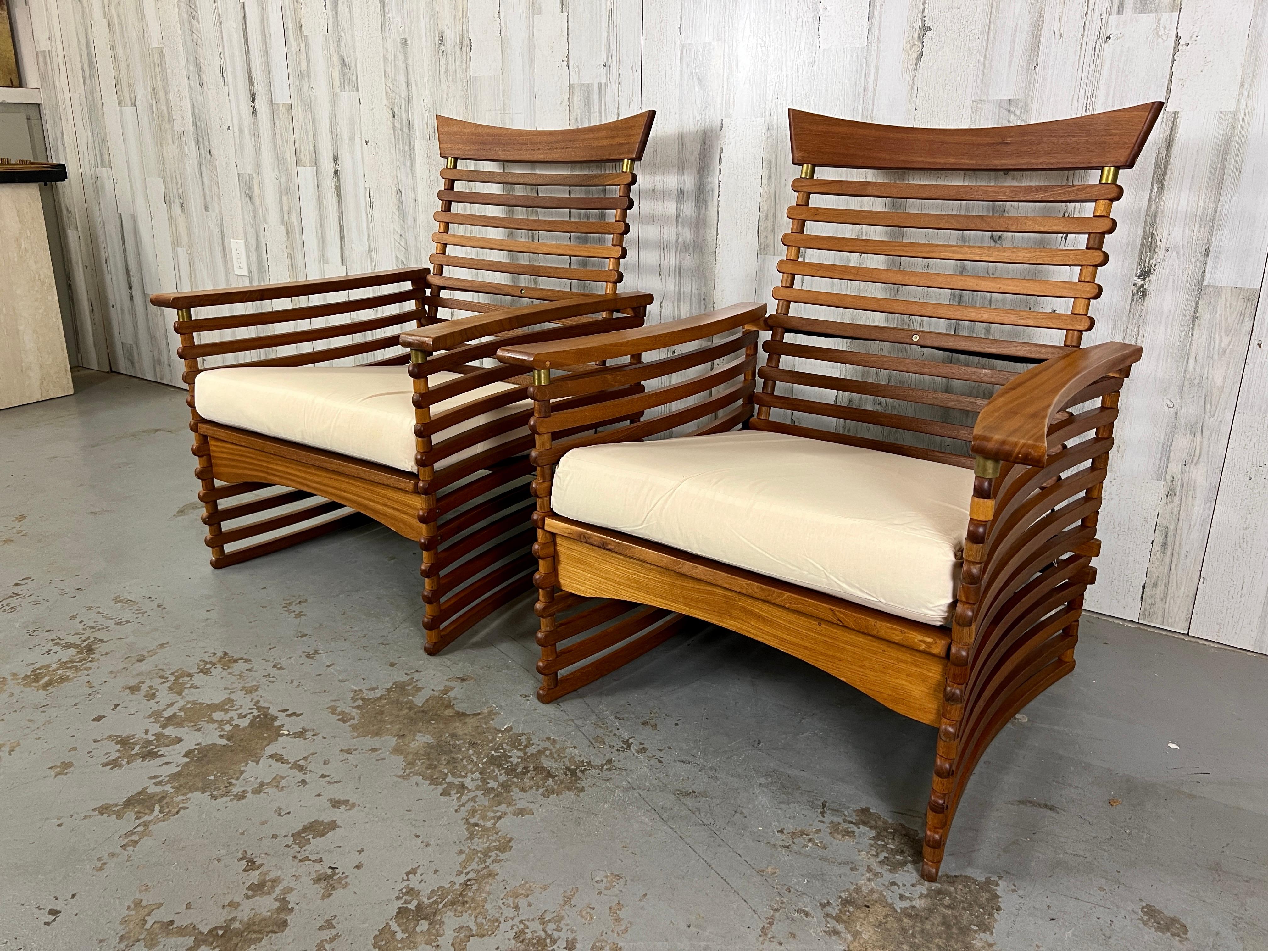 Vintage Lounge-Stühle aus Teakholz mit Lattenrost (20. Jahrhundert) im Angebot