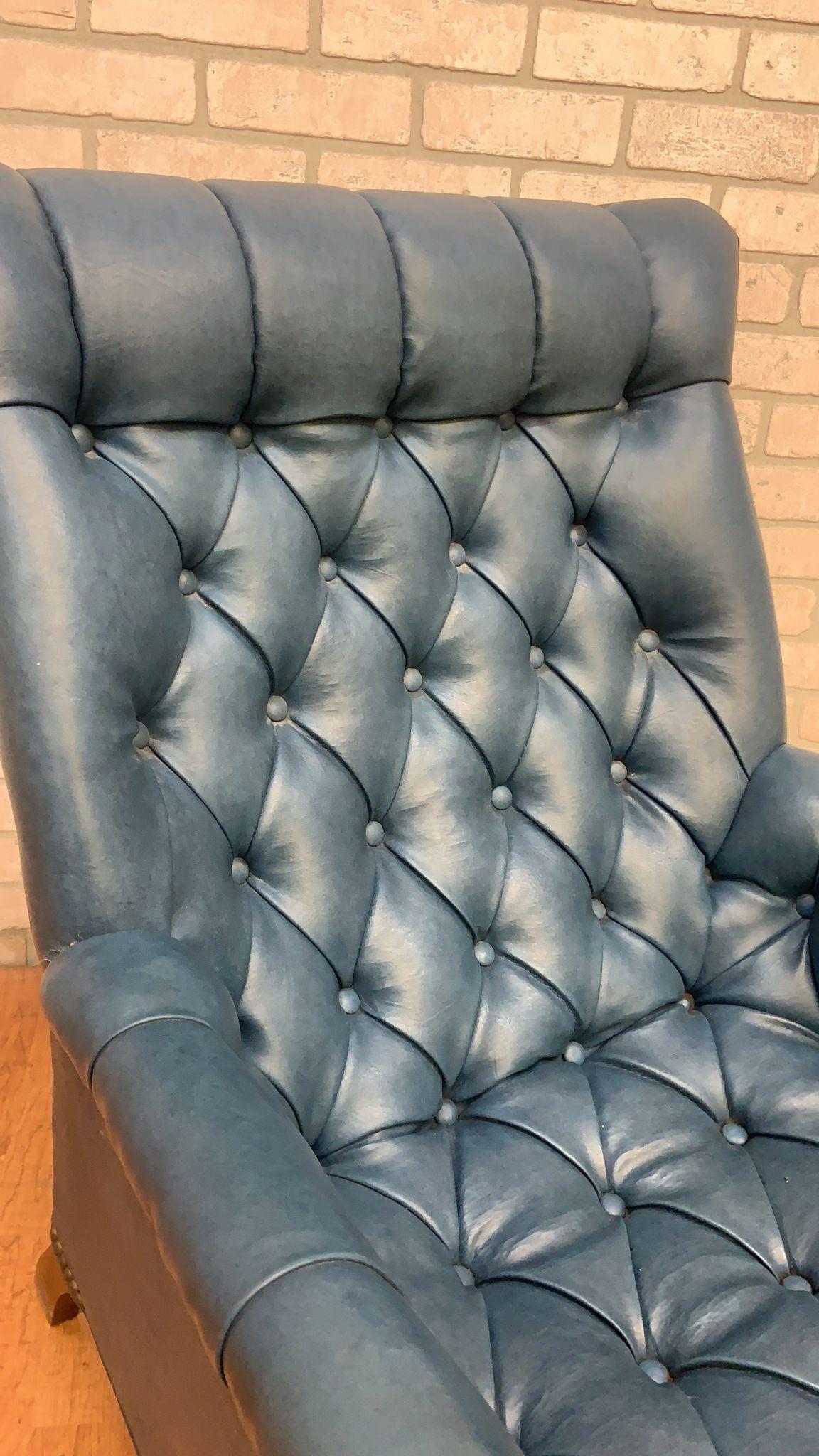 Vintage Sleepy Hollow Blue Tufted Chair and Ottoman - 2 Piece Set In Good Condition In Chicago, IL