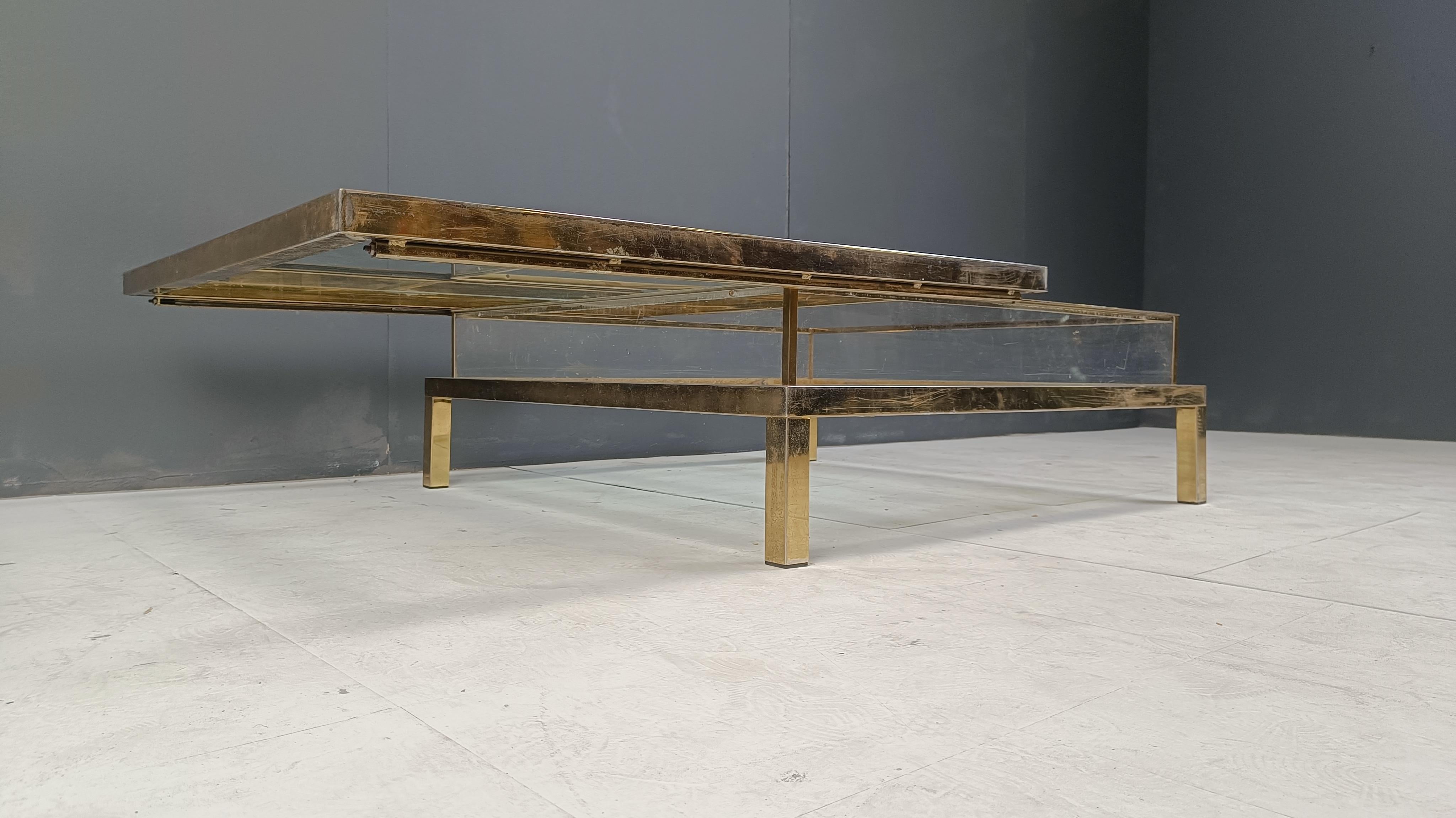 Mesa de centro vintage con tapa deslizante o mesa de centro expositora, años 70 en venta 5
