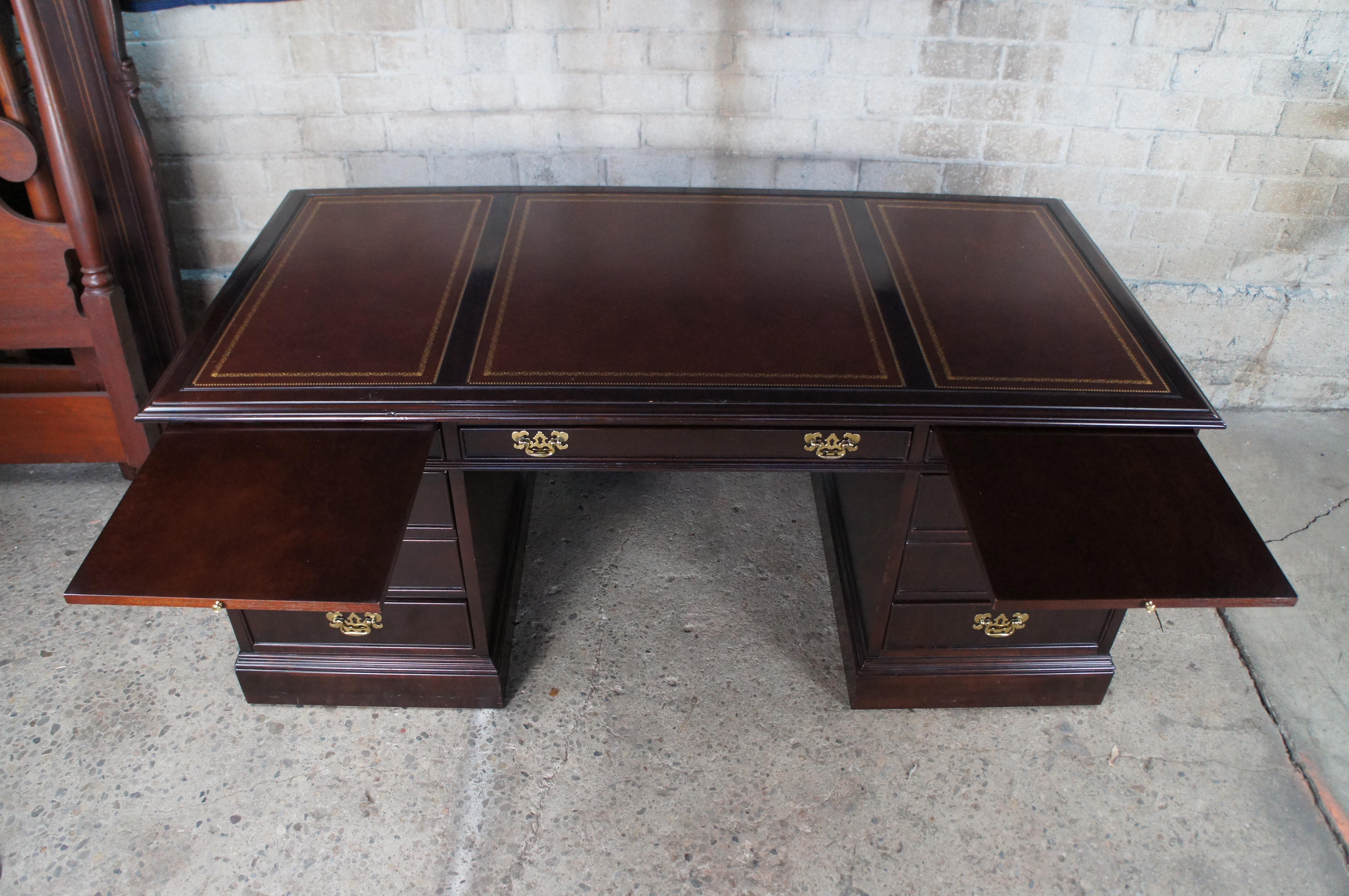 Vintage Sligh Chippendale Style Mahogany Tooled Leather Executive Office Desk 4