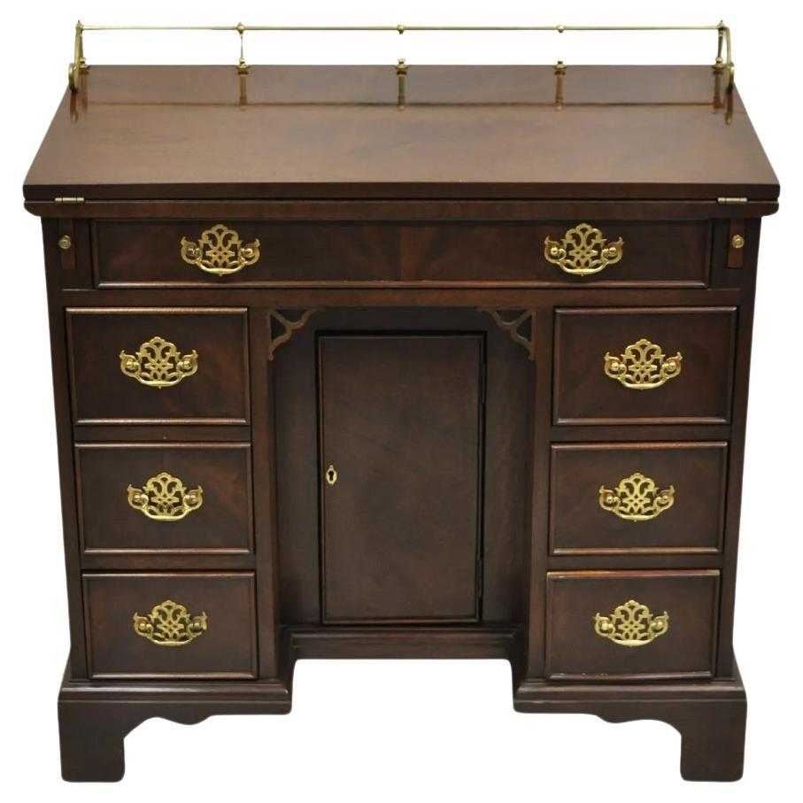 Vintage Sligh Georgian Chippendale Style Crotch Mahogany Kneehole Desk