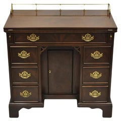 Vintage Sligh Georgian Chippendale Style Crotch Mahogany Kneehole Desk