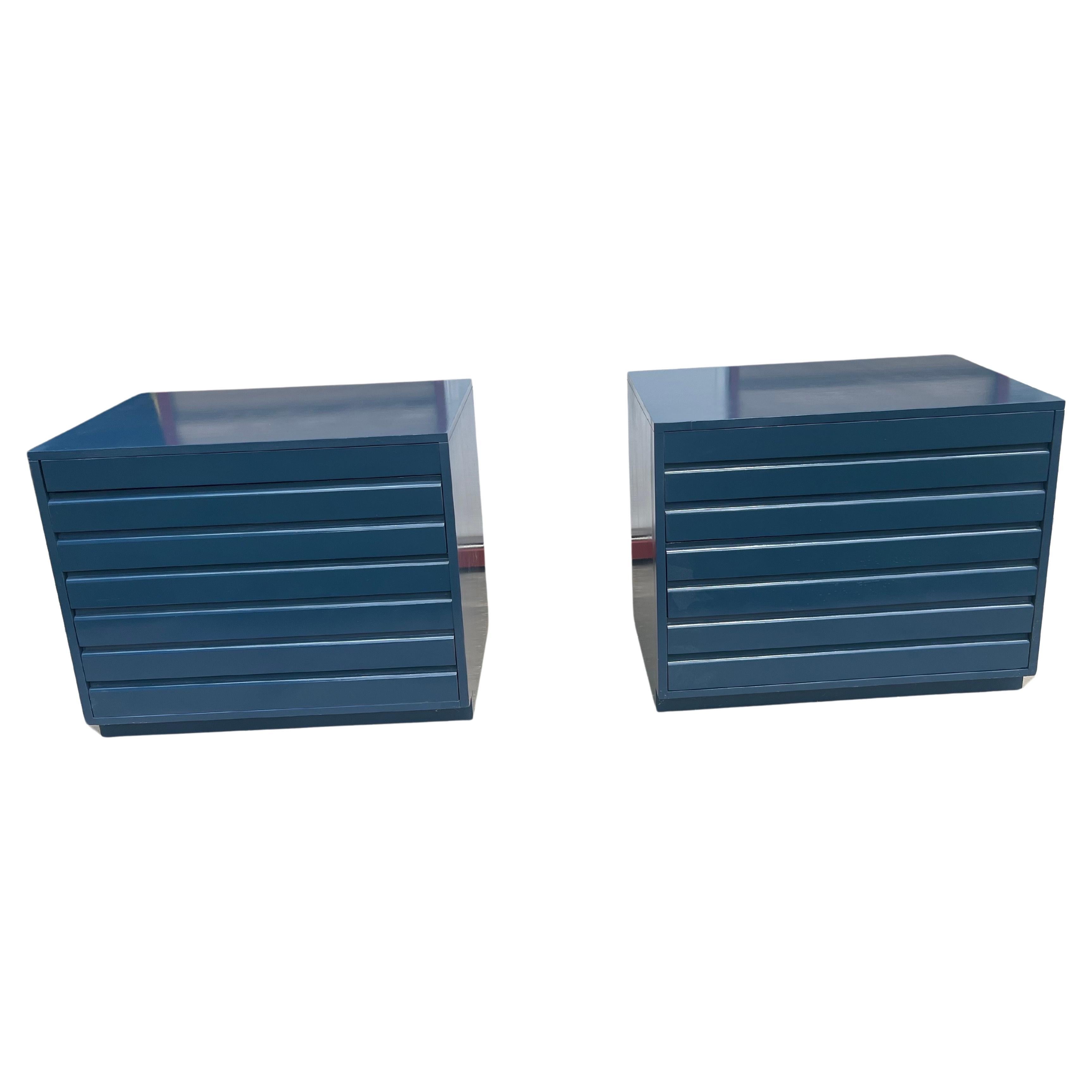 Vintage Sligh Mid-Century Hague Blue Lacquered bachelors Chests/Nightstands