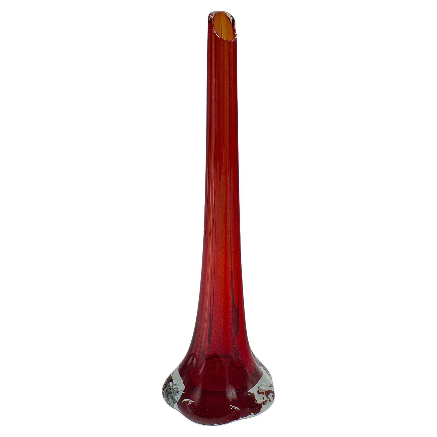 Vintage Slimline Posy Flute, inglese, vetro artistico, vaso a stelo, metà secolo, C.C.