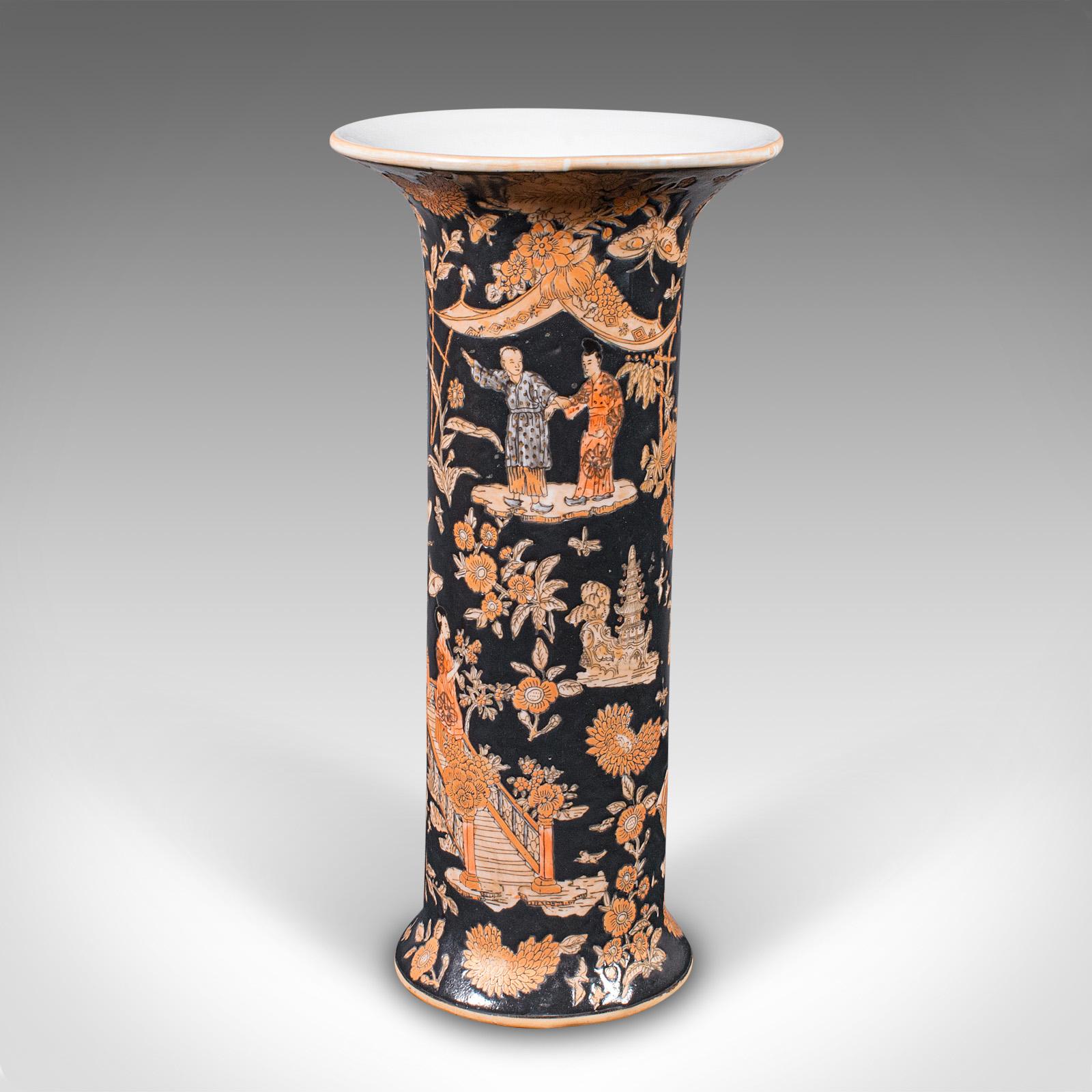 Jarrón Trompeta Vintage, Chino, Cerámica, Manga Floral, Art Decó, C.1940 siglo XX en venta