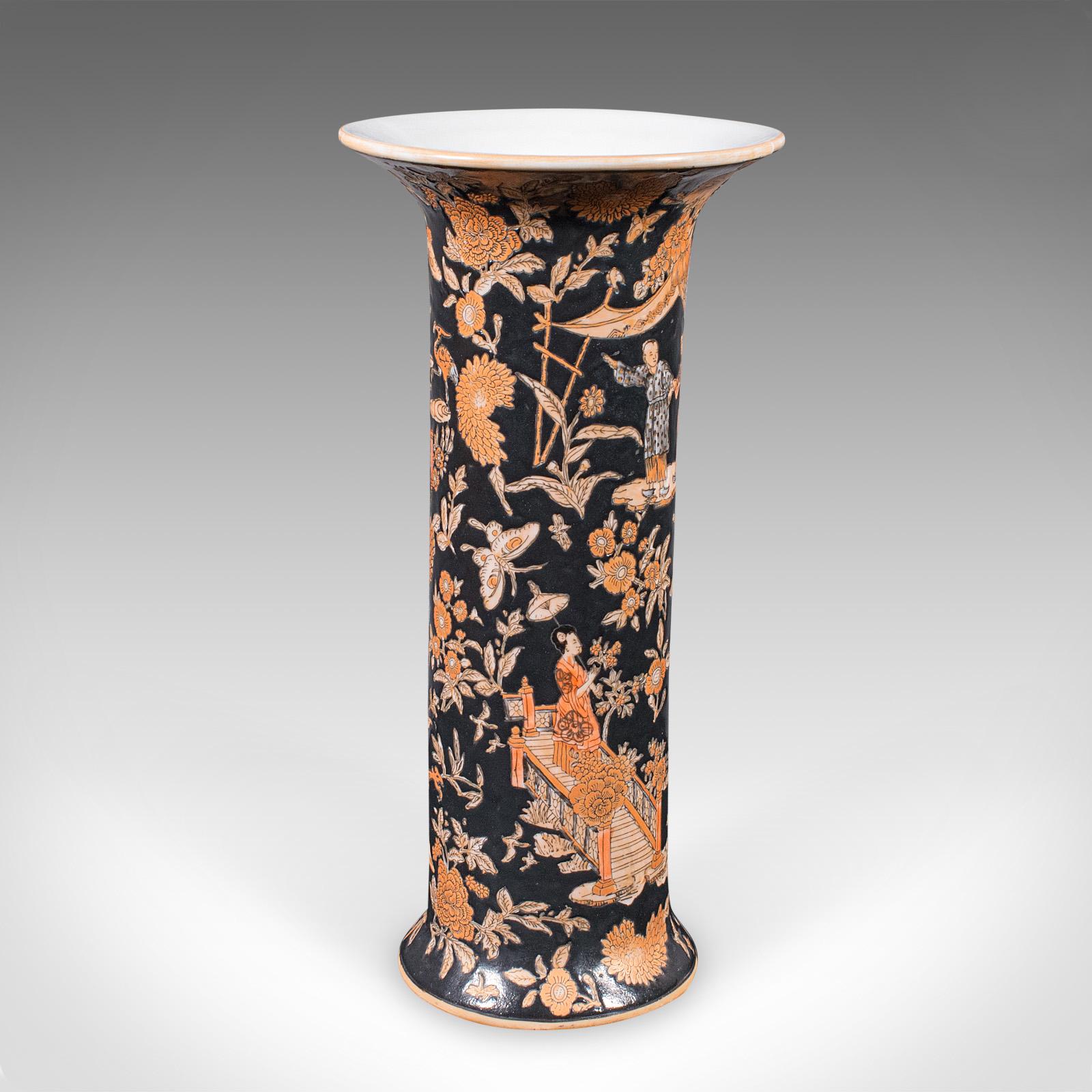 Jarrón Trompeta Vintage, Chino, Cerámica, Manga Floral, Art Decó, C.1940 Cerámico en venta