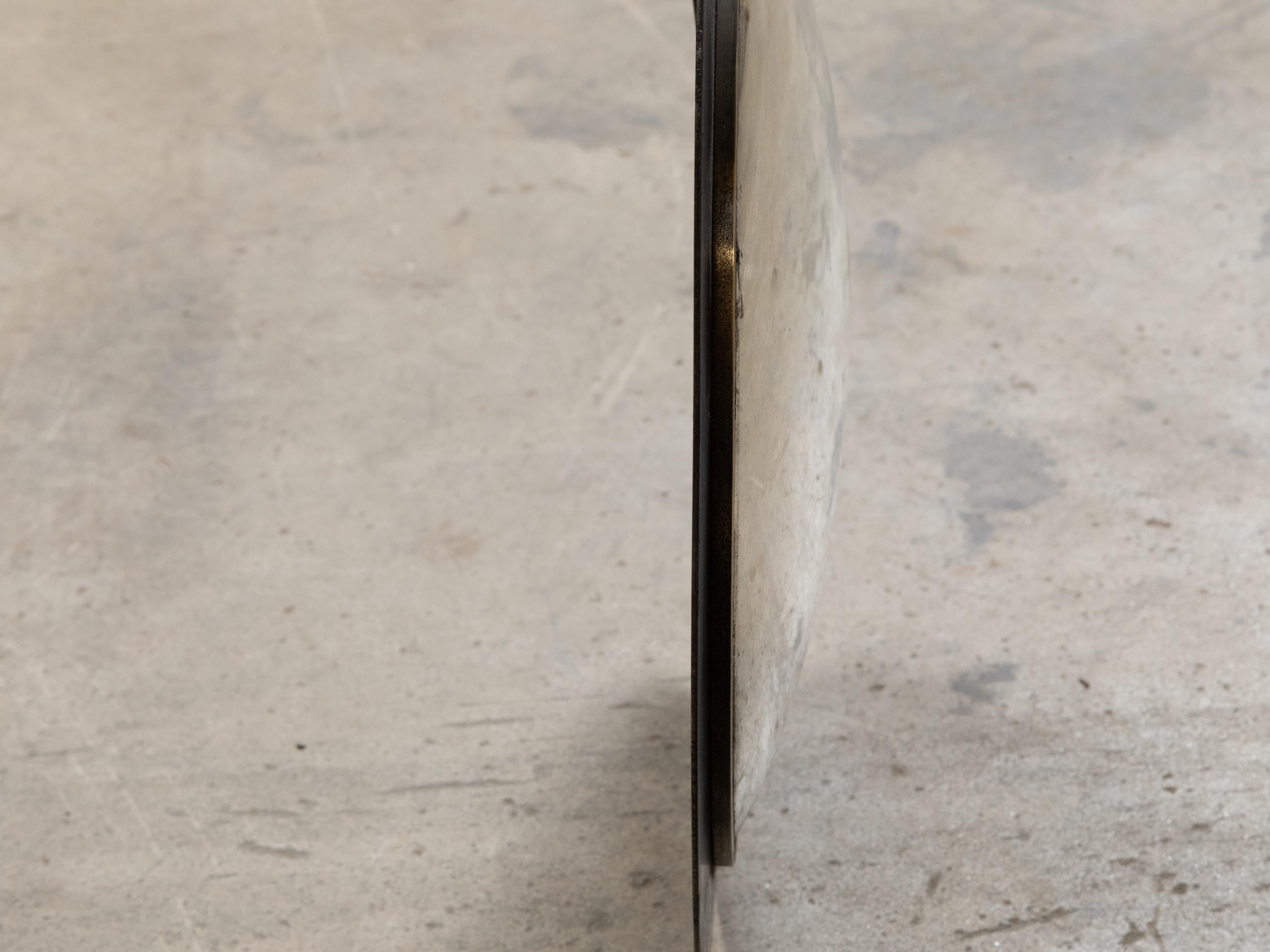 Petit miroir convexe américain vintage avec cadre circulaire en métal noir en vente 2