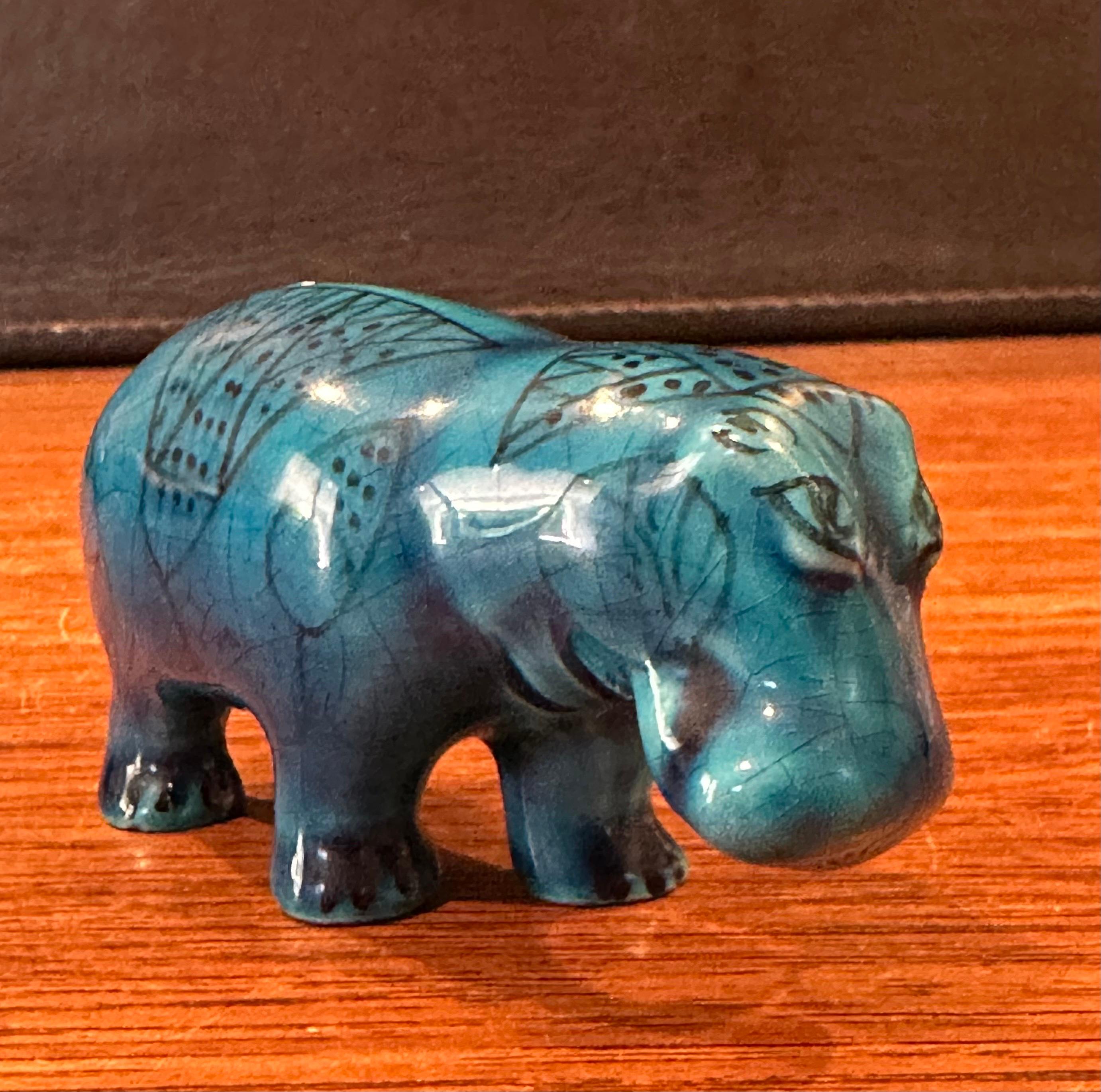 Scultura vintage di piccole dimensioni in ceramica blu 