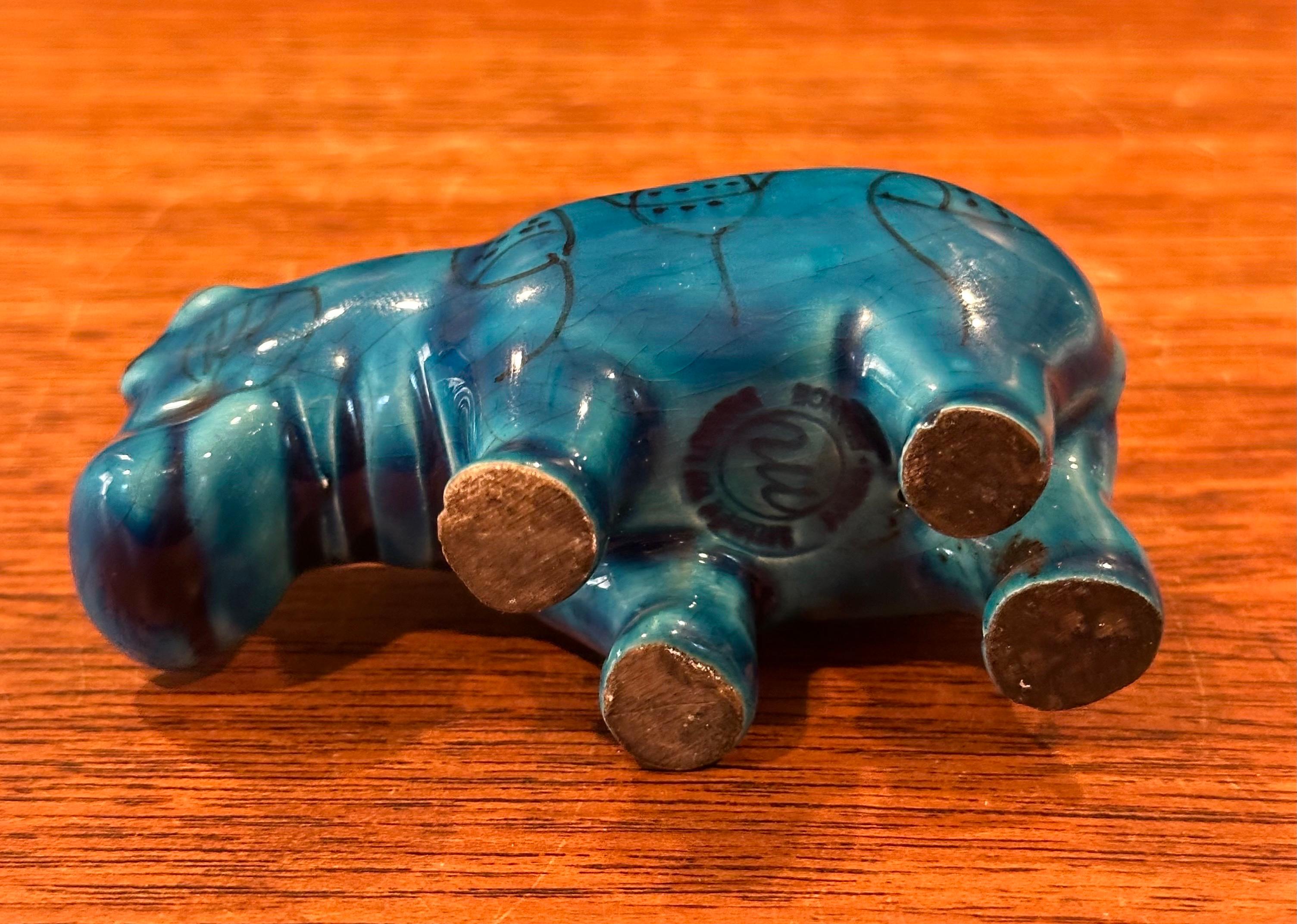Scultura vintage di piccole dimensioni in ceramica blu 