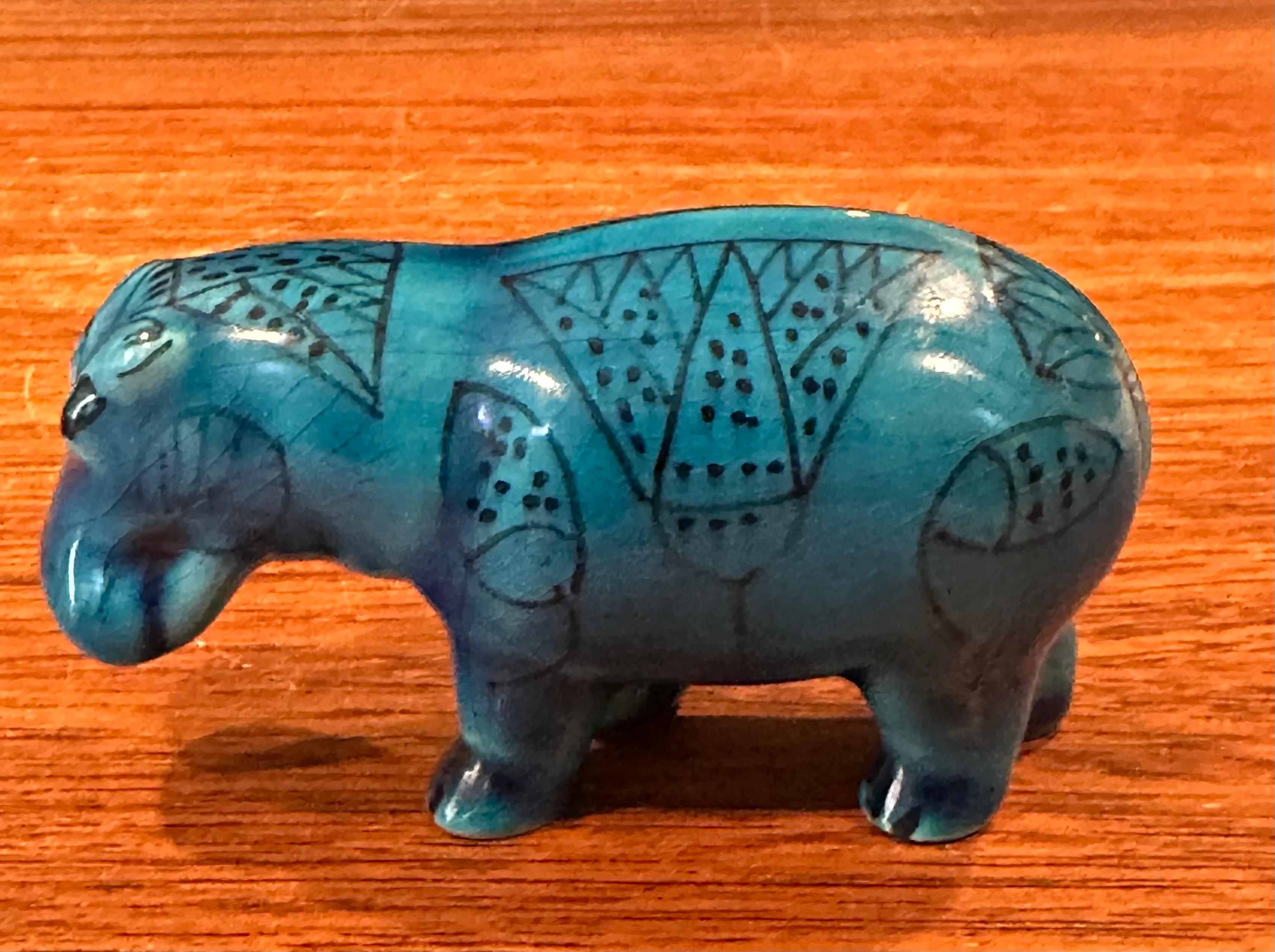 XX secolo Scultura vintage di piccole dimensioni in ceramica blu 