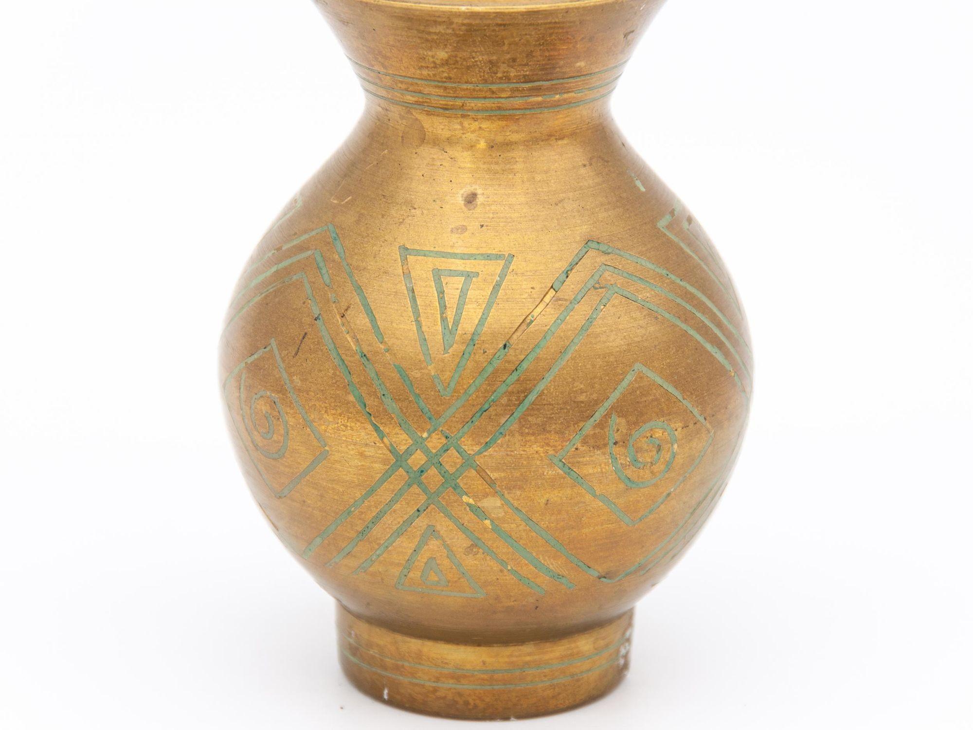 brass vase decor