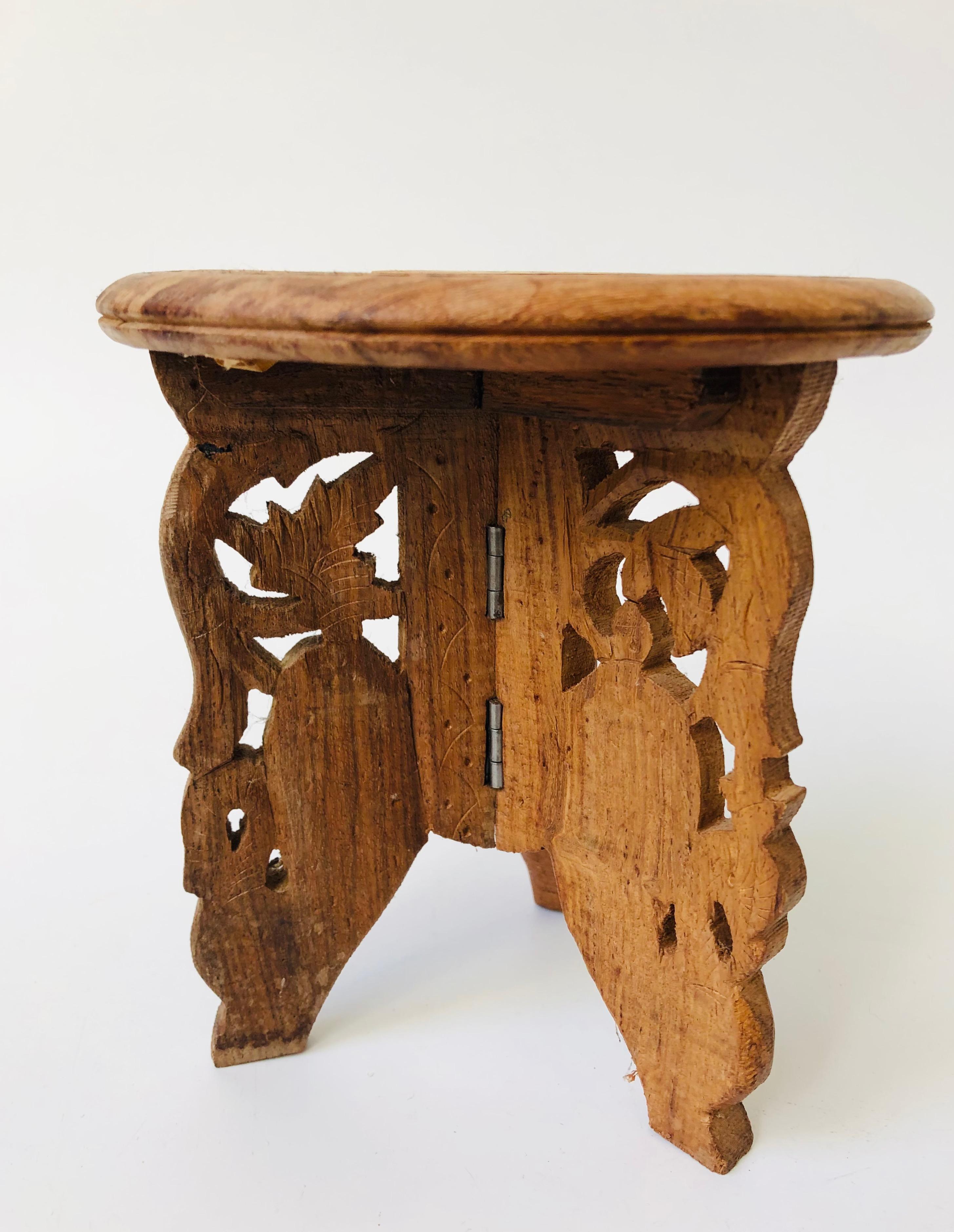 Vintage Small Carved Wood Plant Stand In Good Condition In Vallejo, CA
