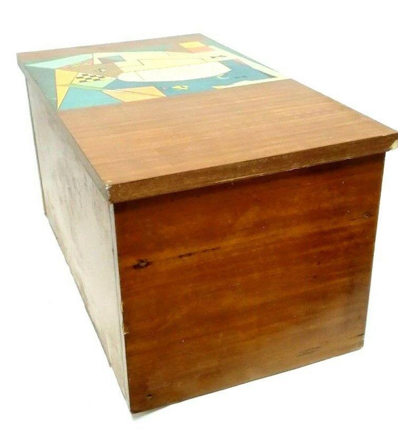Vintage Small Chest in Wood with Futuristic Drawing, 1960s In Good Condition In taranto, IT