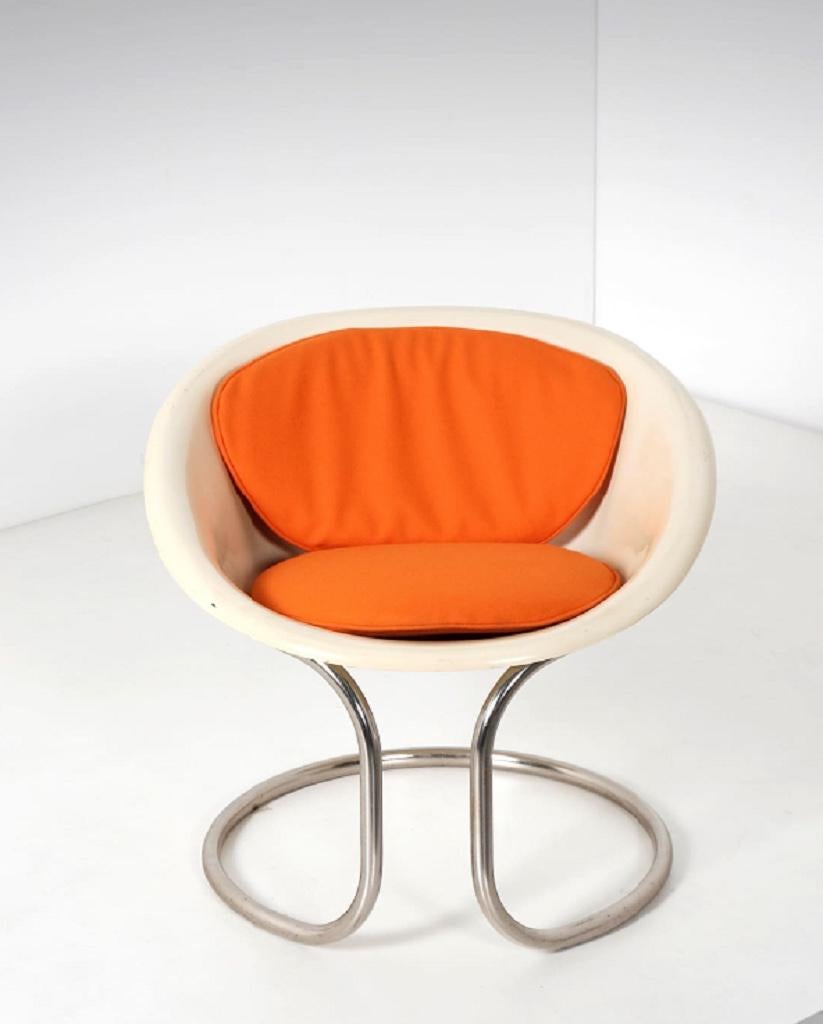 Vintage Small Fiberglass Armchair, Italy, 1970s In Good Condition For Sale In Roma, IT
