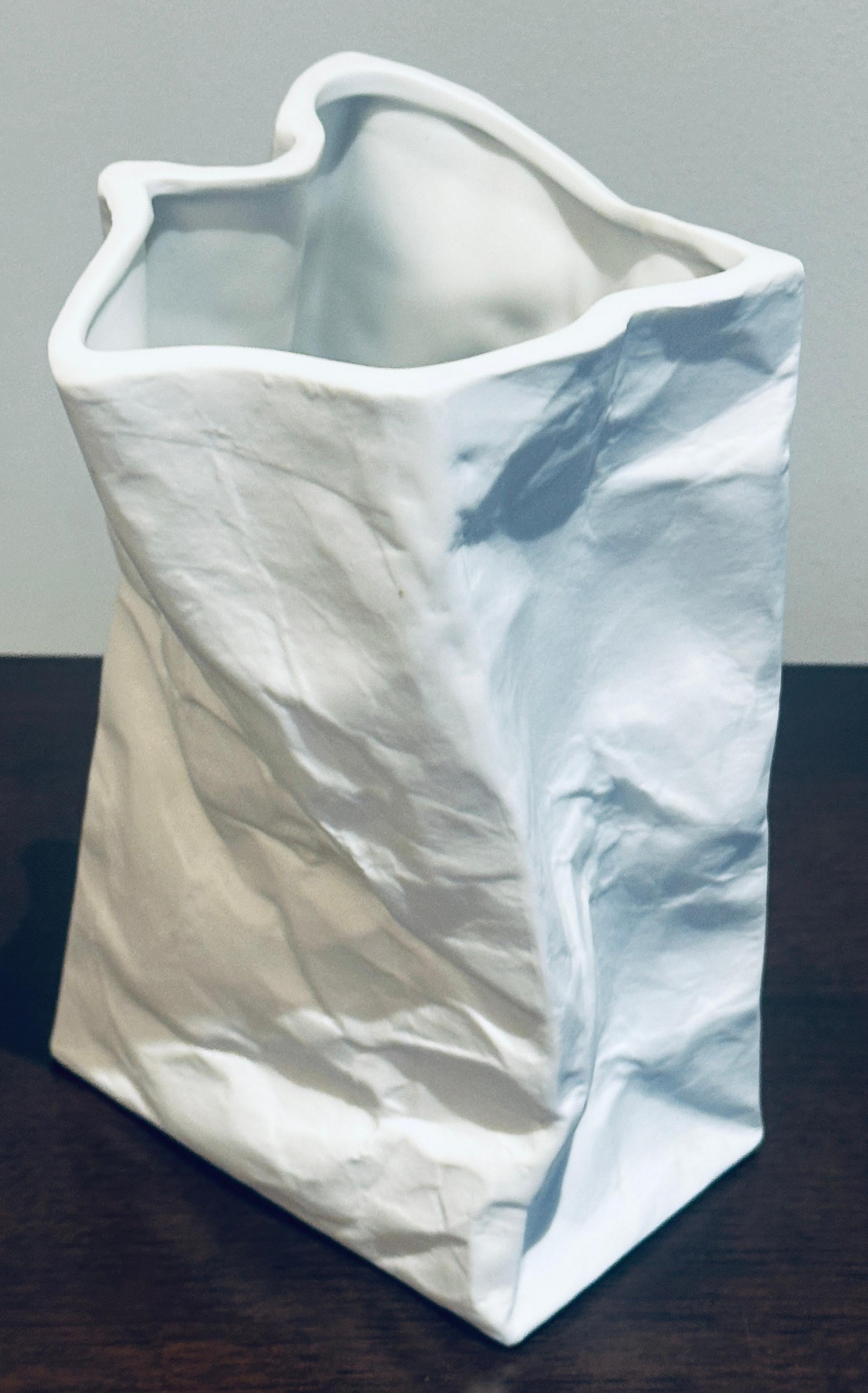 Vintage Small French White Bisque Ceramic Crumpled Bag Lampada da tavolo attr Sompex in vendita 5
