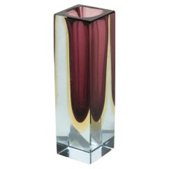 Vaso geometrico vintage di piccole dimensioni, vetro di Murano "Sommerso" viola, stile Flavio Poli