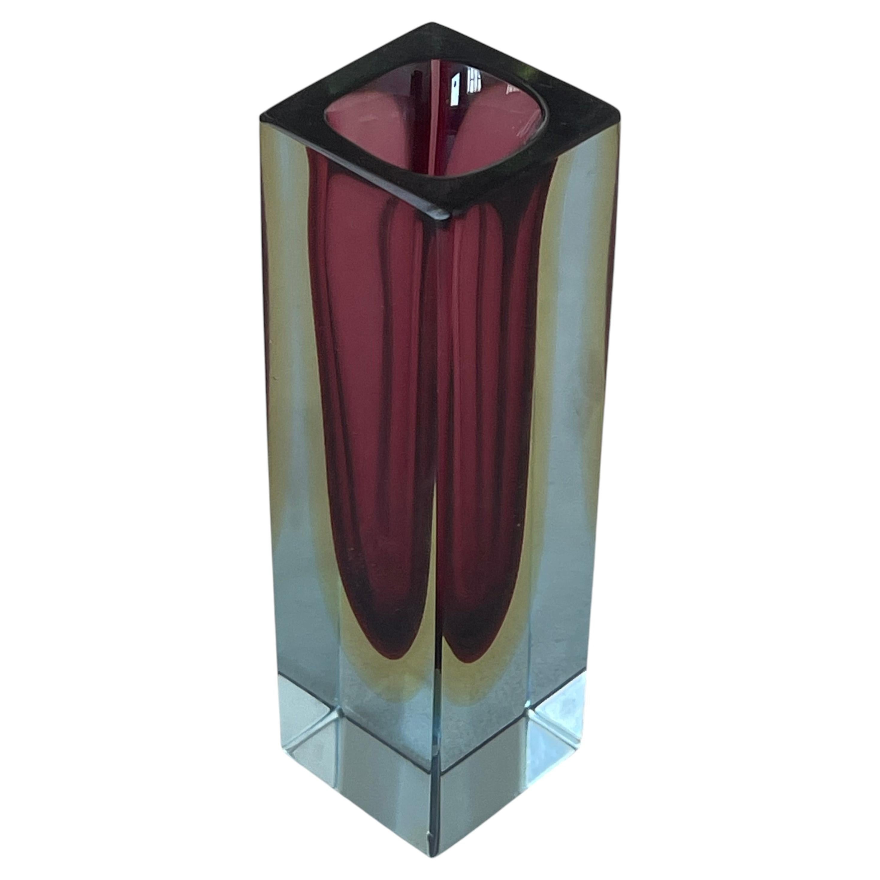 Geometrische Vase aus dem 20. Jahrhundert, violettes „Sommerso“-Murano-Glas, im Stil von Flavio Poli