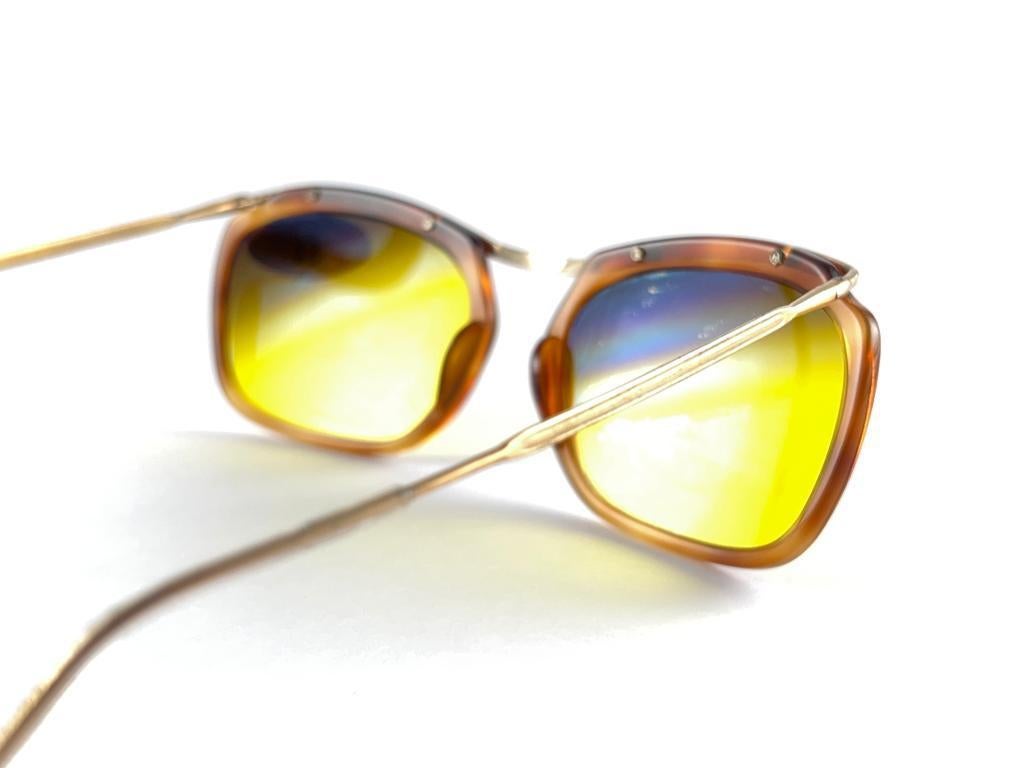 Women's or Men's Vintage Small Gold & Tortoise Frame Anti Phares Lynx Lenses 1960'S  Sunglasses For Sale