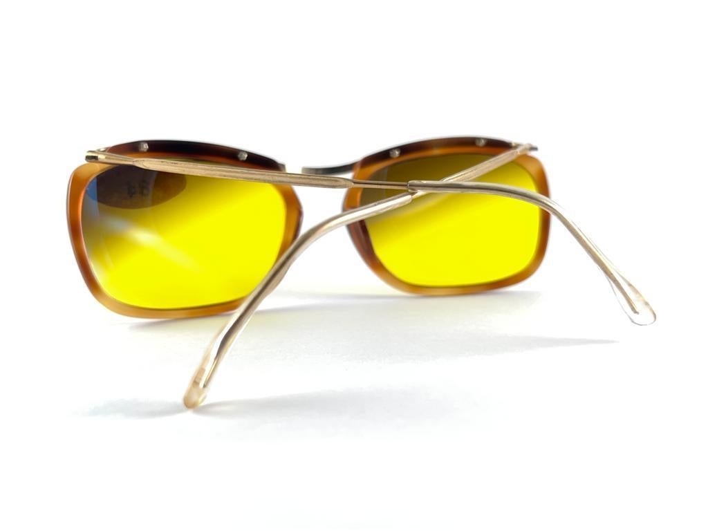 Vintage Small Gold & Tortoise Frame Anti Phares Lynx Lenses 1960'S  Sunglasses For Sale 3