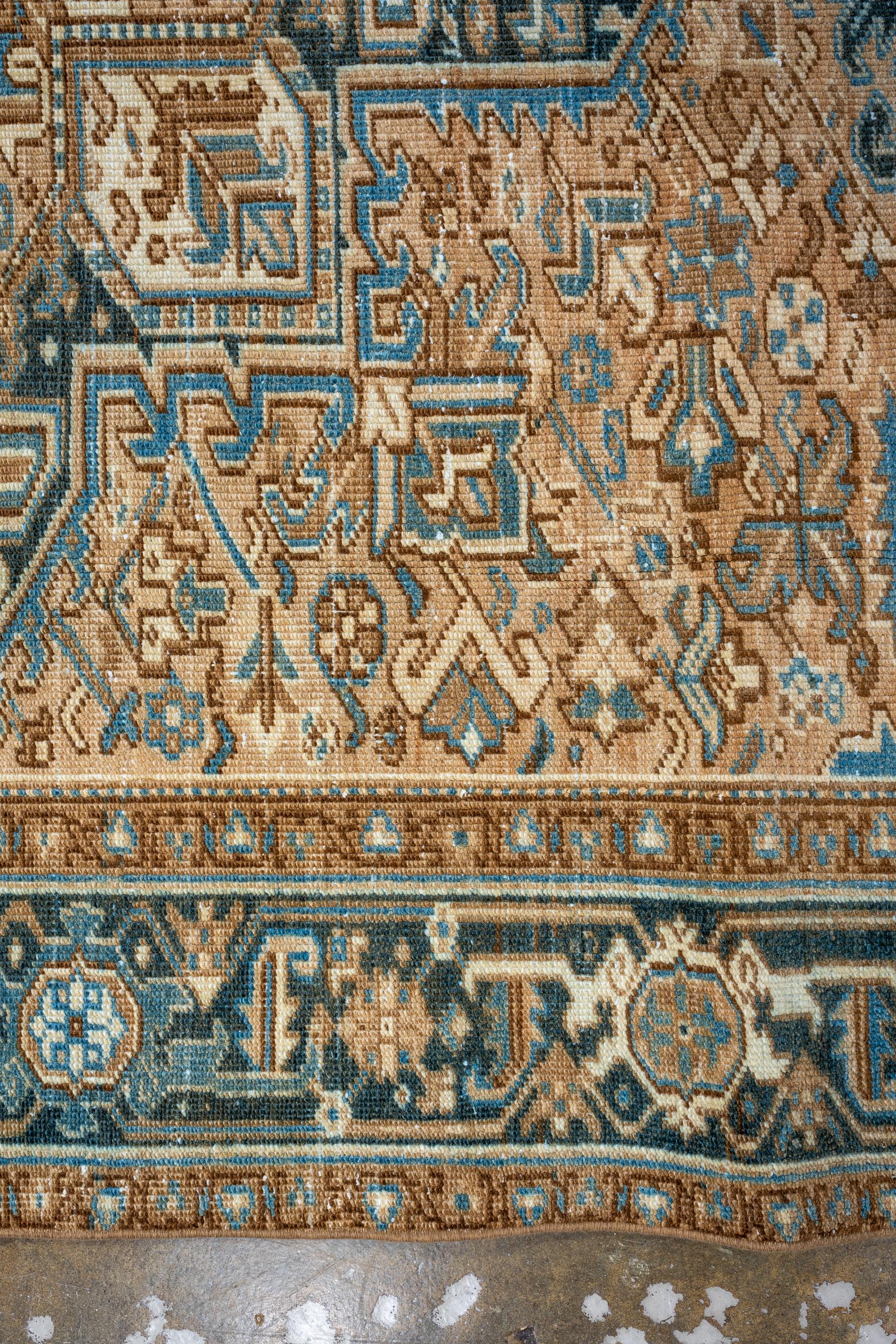 Vintage Small Heriz Rug In Good Condition For Sale In New York, NY