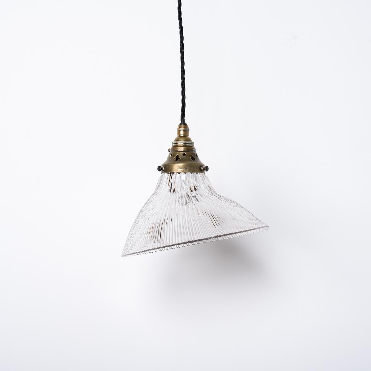 ANTIQUE ANGLED HOLOPHANE PRISMATIC GLASS PENDANT LIGHT


Attractive angled Holophane glass lights with original aged brass fittings.

Stamped Holophane galleries and prismatic glass shades also bearing the Holophane makers marks.

British made circa