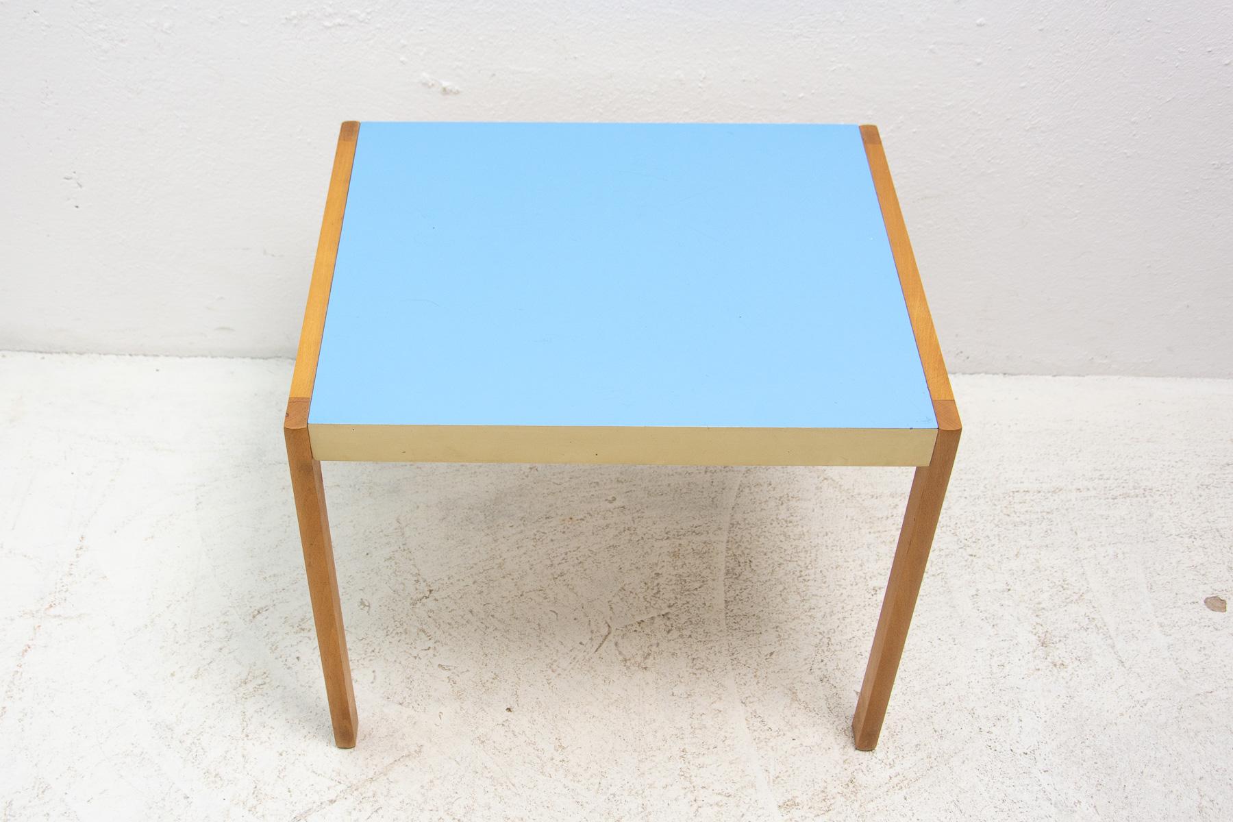 Vintage Small Side Table by Ton, 1970´S, Czechoslovakia In Good Condition For Sale In Prague 8, CZ