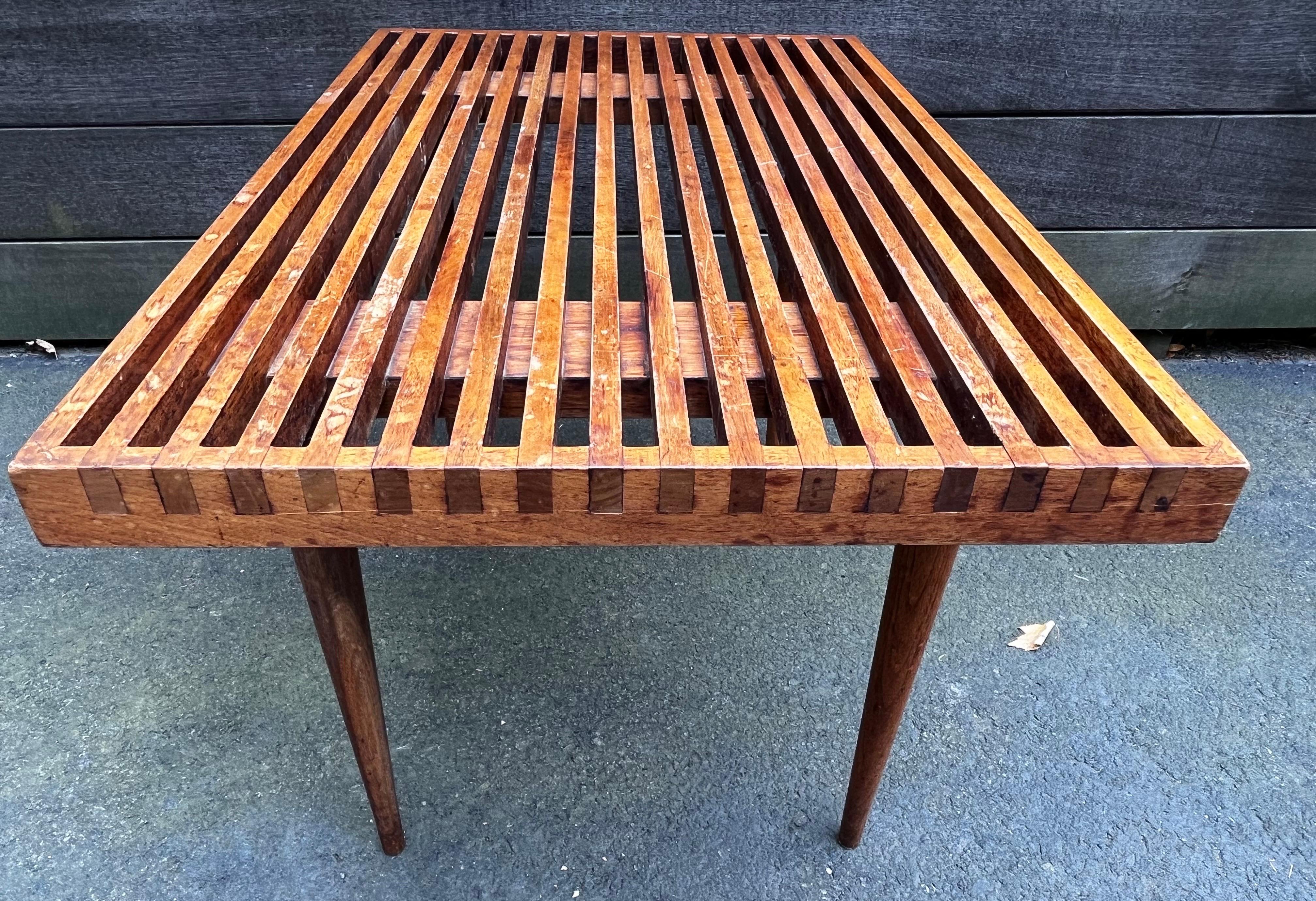Vintage Small Slatted Bench on Tapered Legs by Mel Smilow In Good Condition In Philadelphia, PA