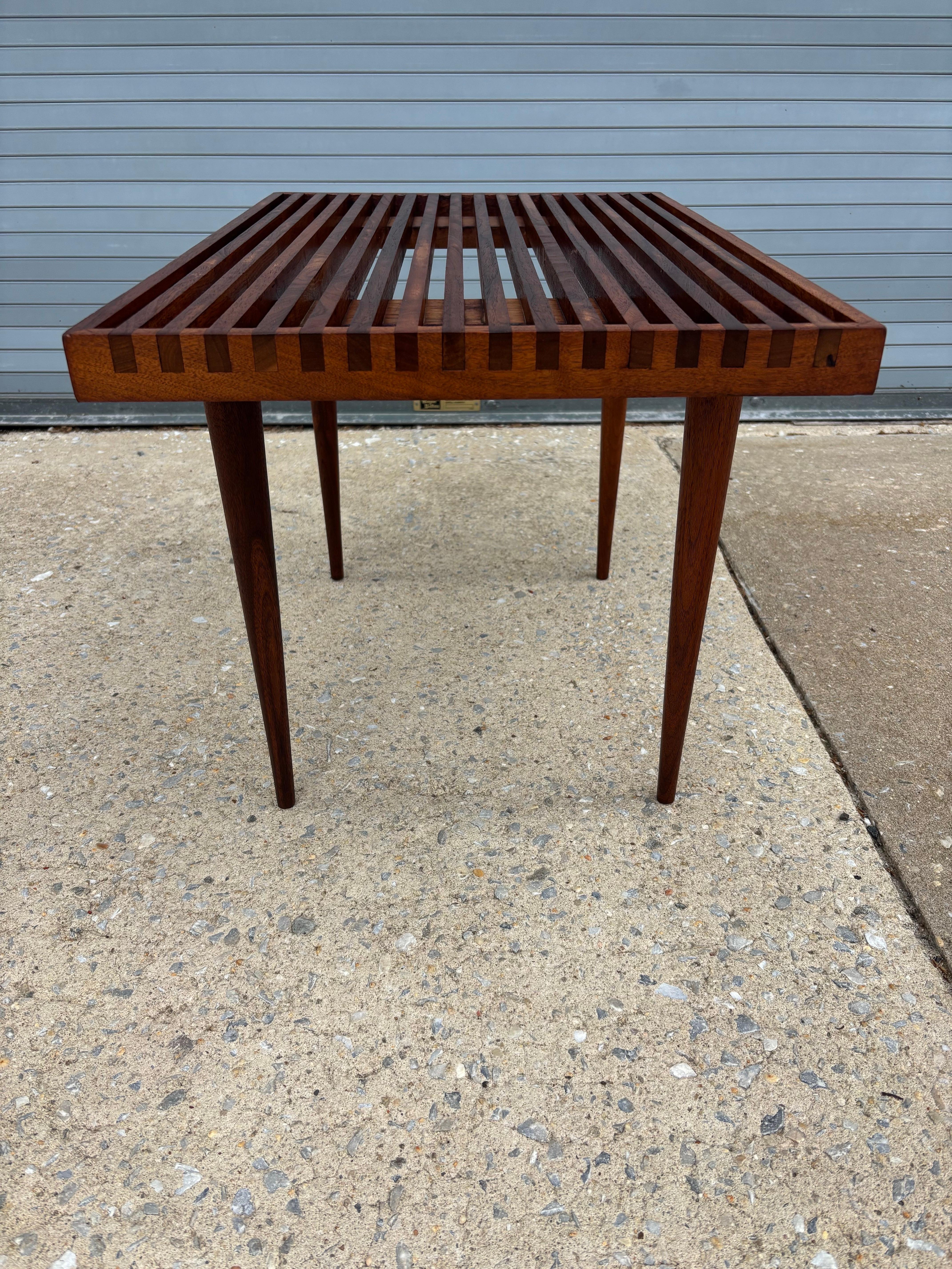 Vintage Small Slatted Bench on Tapered Legs by Mel Smilow In Good Condition For Sale In Philadelphia, PA
