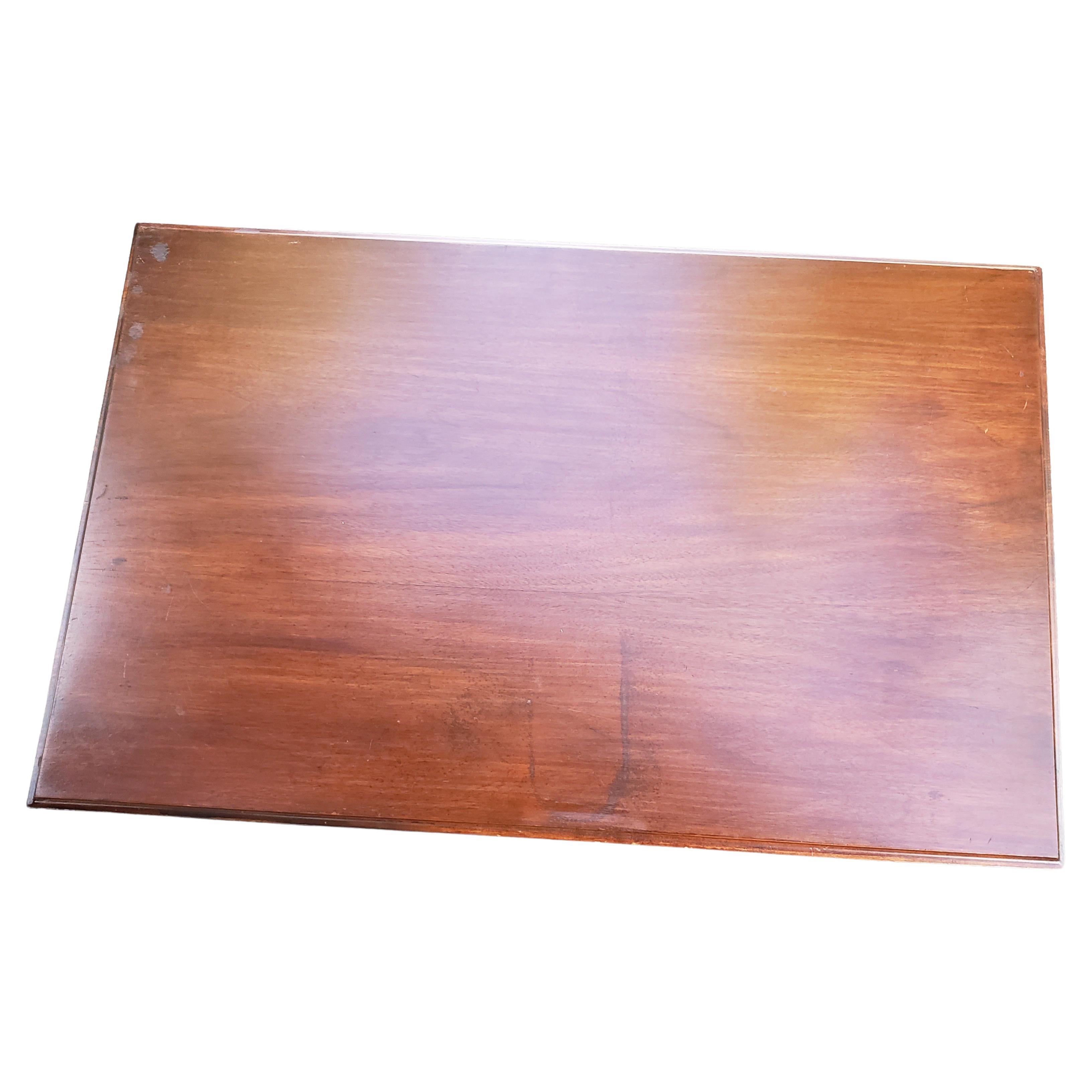 Woodwork Vintage Small Space American Mahogany Tea / Coffee Table, circa 1930s For Sale