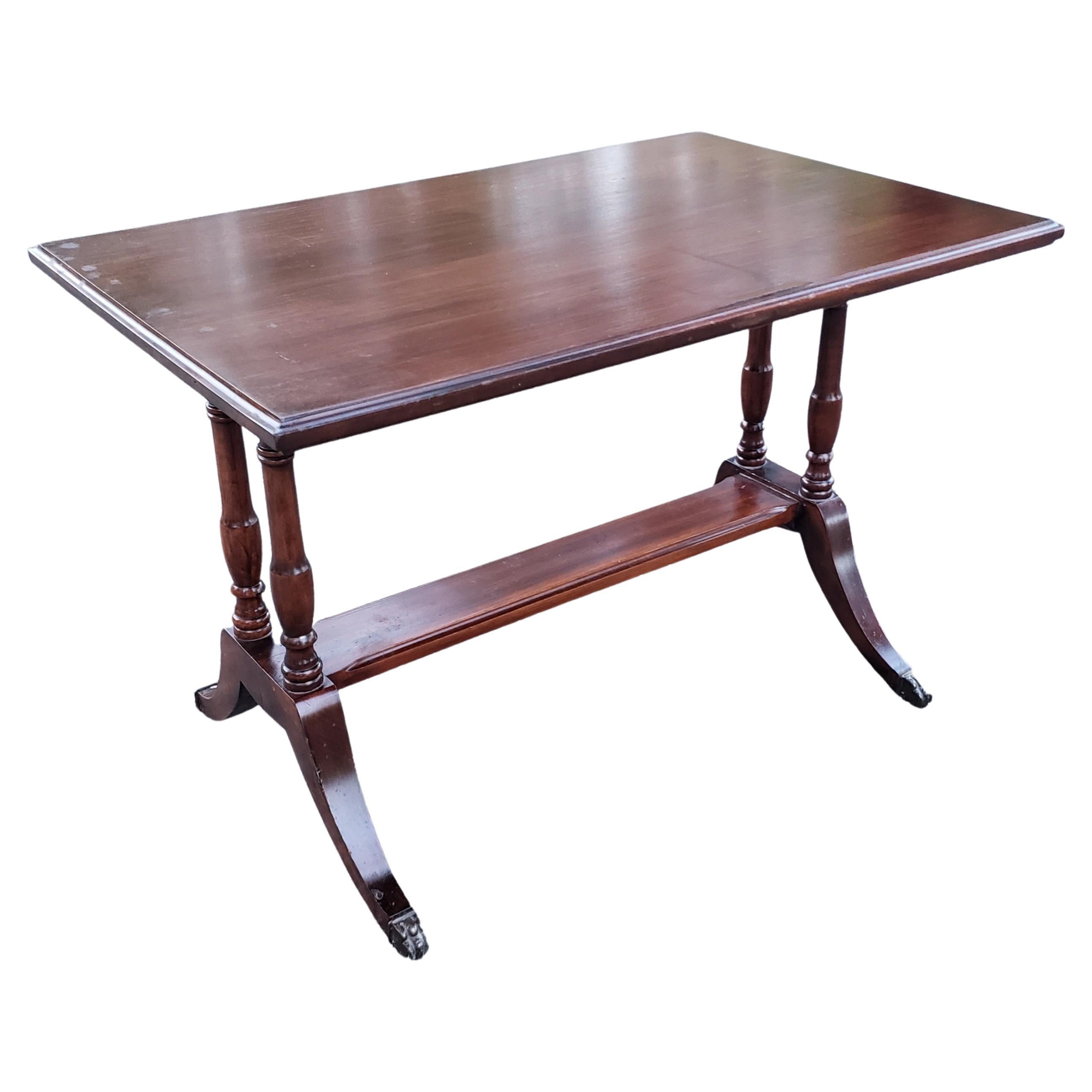 Vintage Small Space American Mahogany Tea / Coffee Table, circa 1930s For Sale