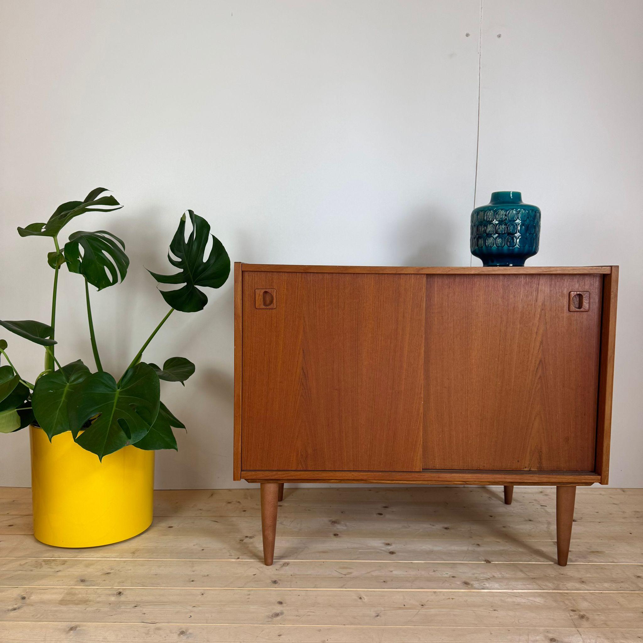 Mid-Century Modern Vintage small teak sideboard, Denmark 1960 For Sale