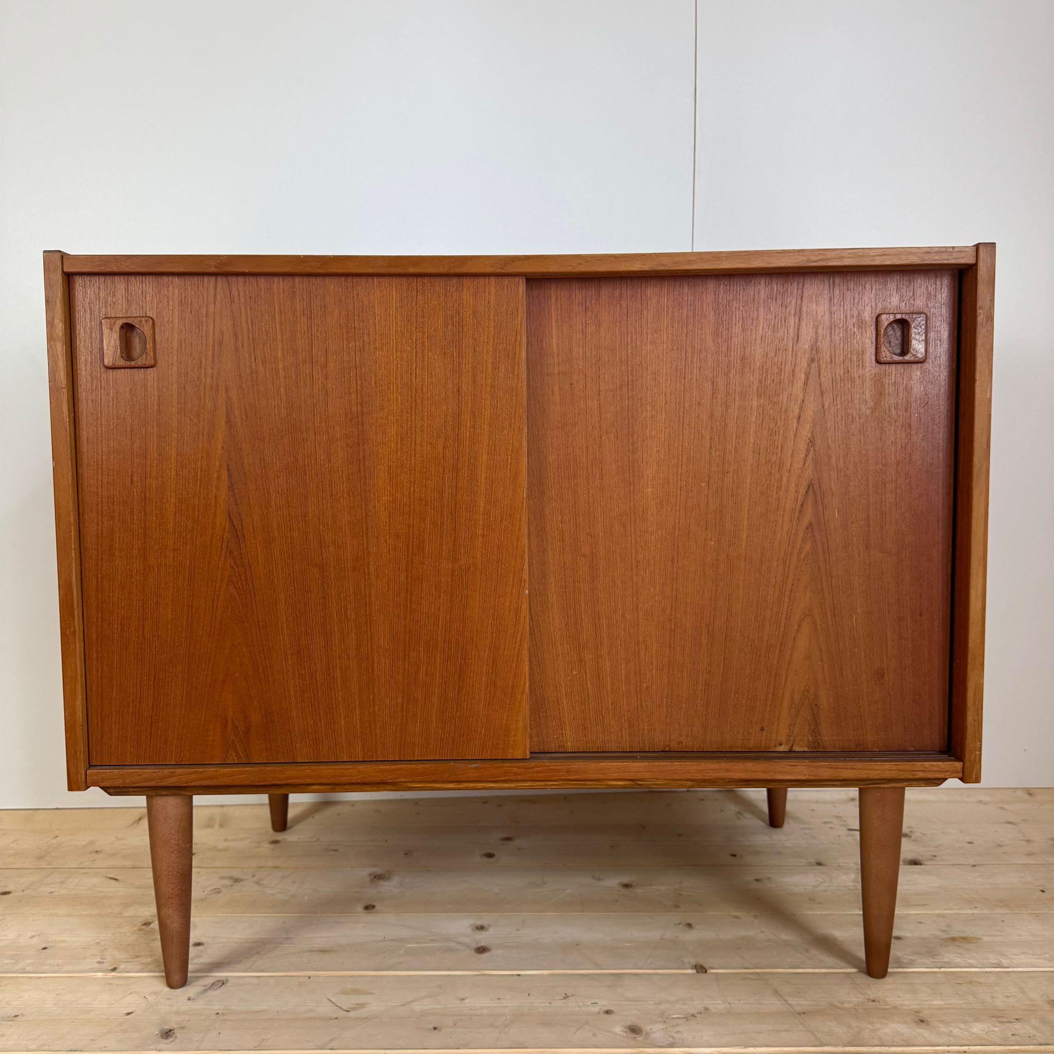 Mid-20th Century Vintage small teak sideboard, Denmark 1960 For Sale