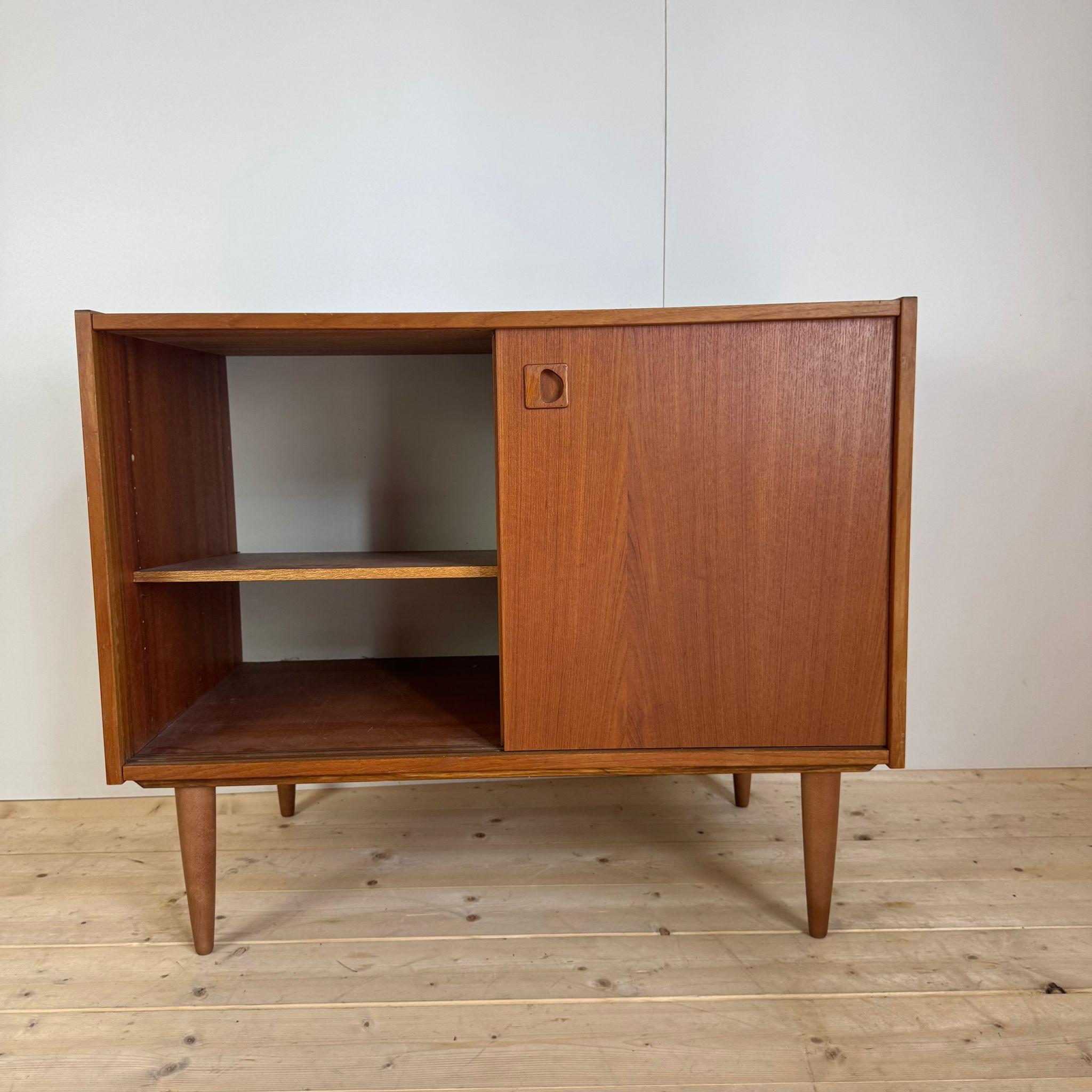Teak Vintage small teak sideboard, Denmark 1960 For Sale