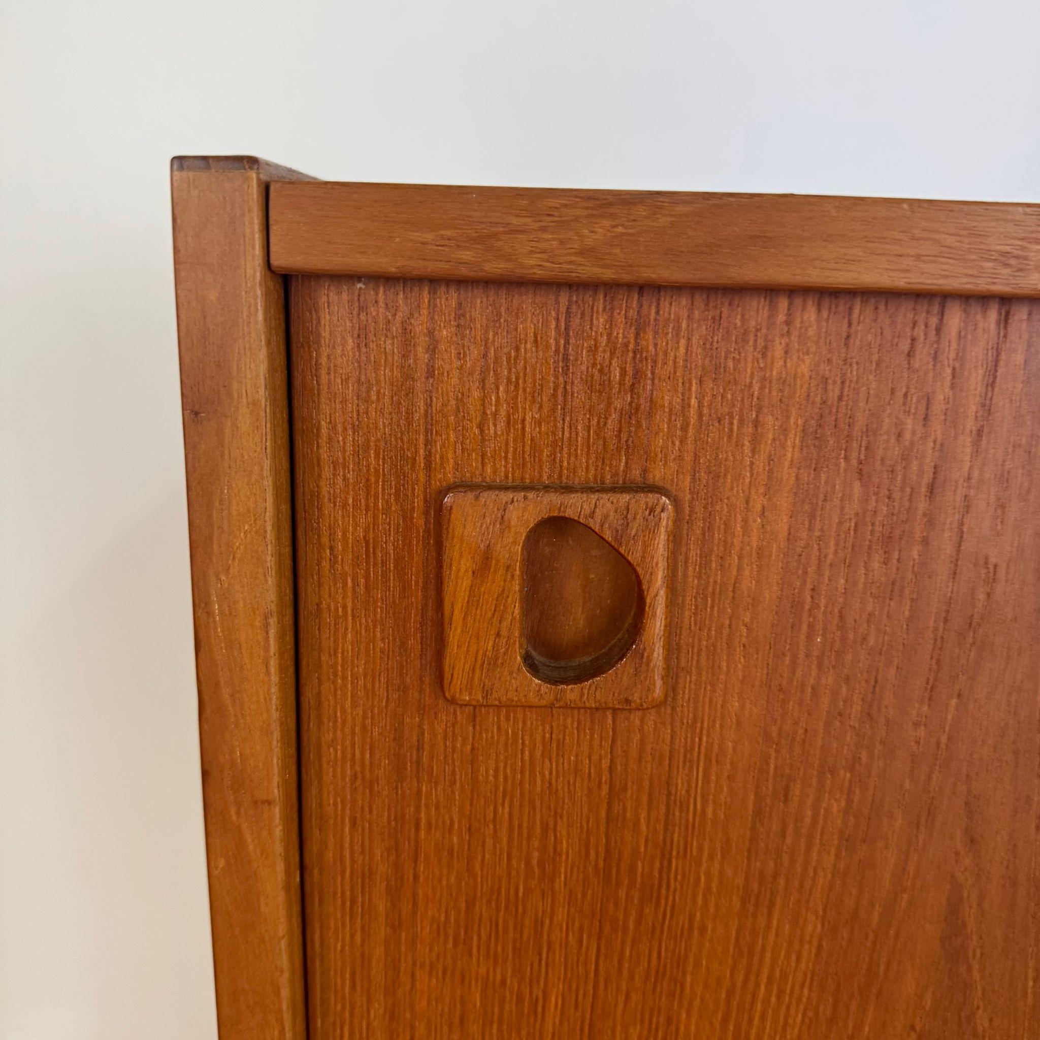 Vintage small teak sideboard, Denmark 1960 For Sale 2