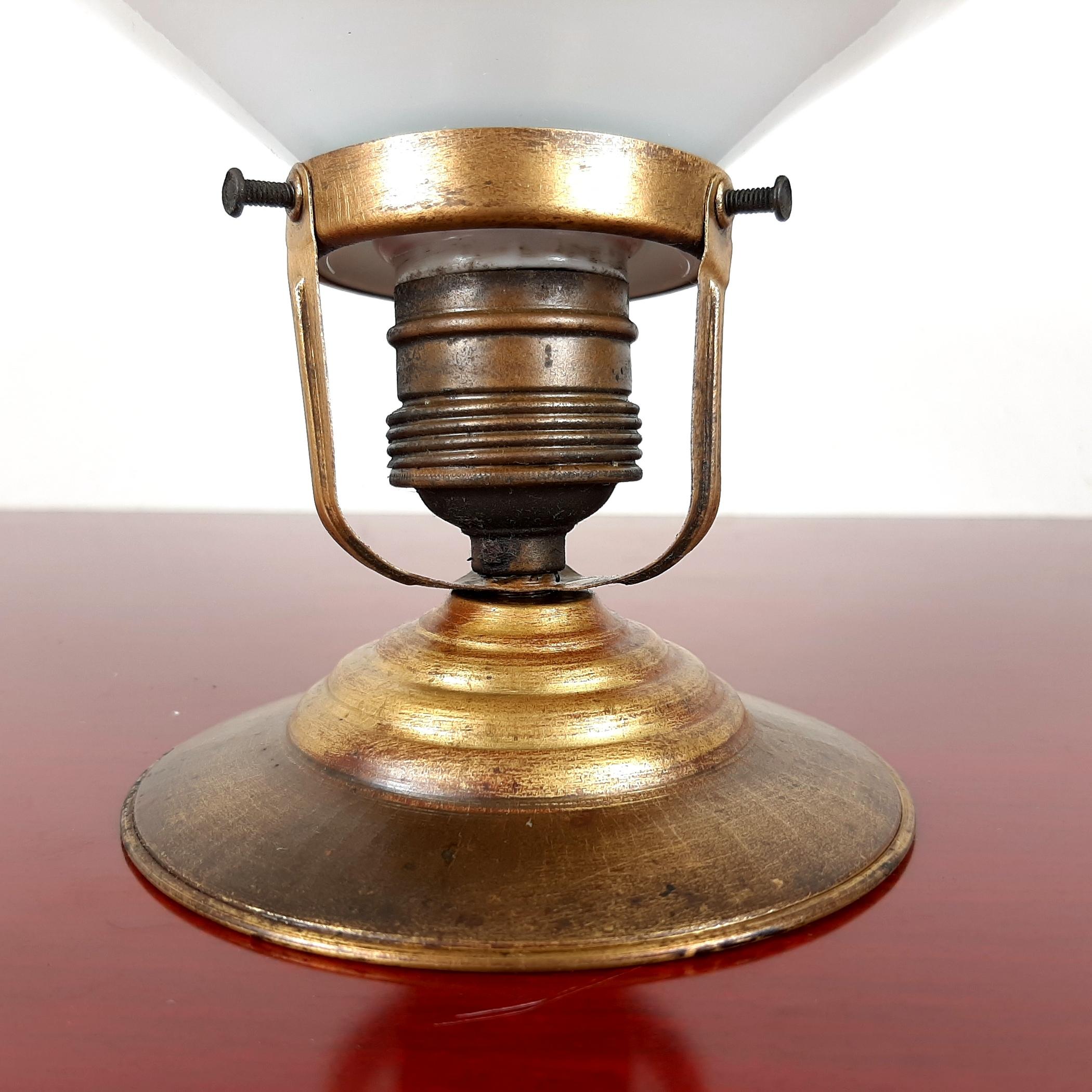 Lampada a sospensione vintage piccola e bianca, Italia, anni '40 in vendita 4