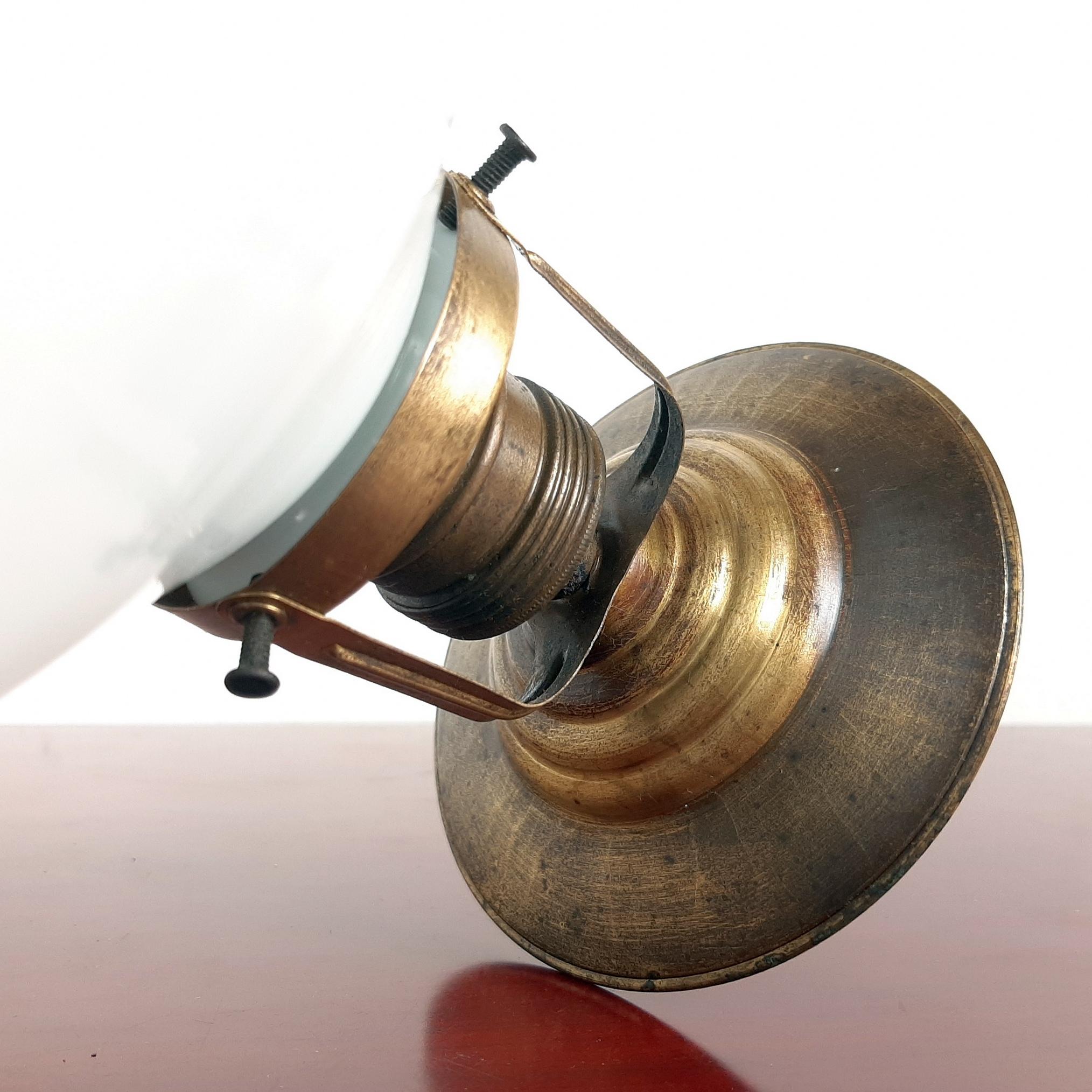 Mid-Century moderno Lampada a sospensione vintage piccola e bianca, Italia, anni '40 in vendita