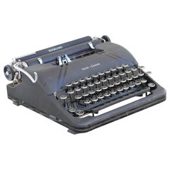 Macchina da scrivere Smith Corona vintage e custodia