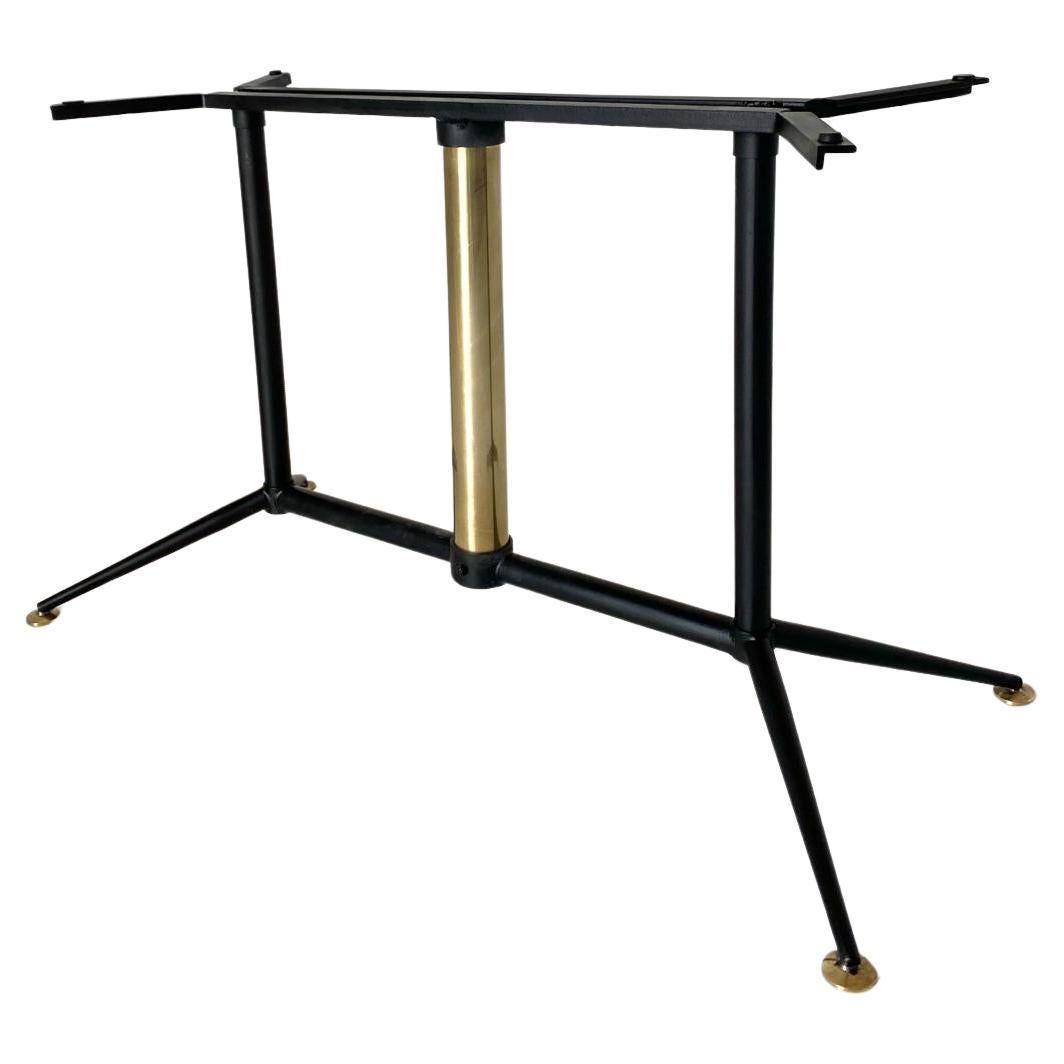 Table basse vintage en verre fumé et laiton, Italie, années 1960 en vente 2