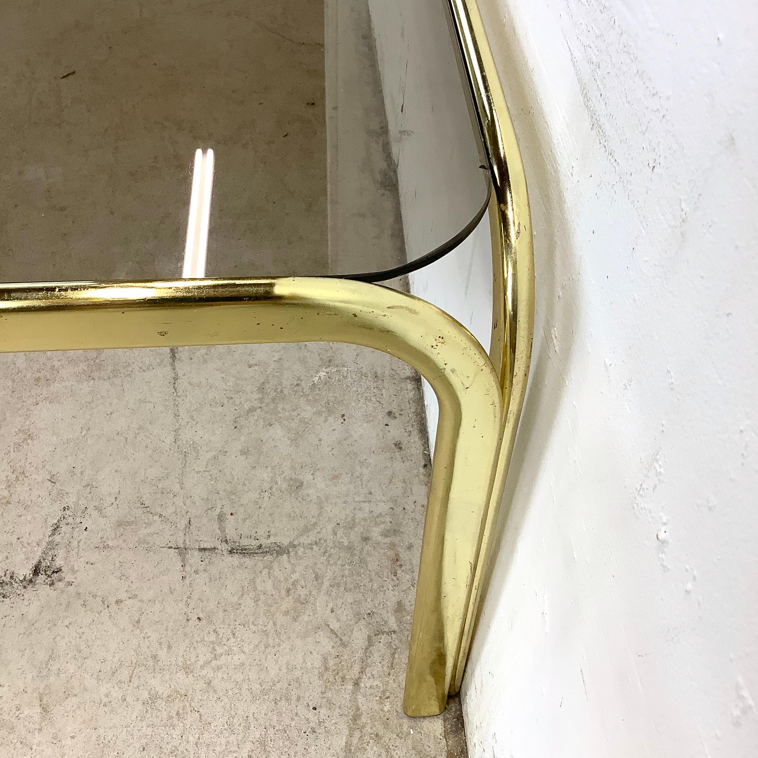 Table basse vintage en verre fumé en vente 5