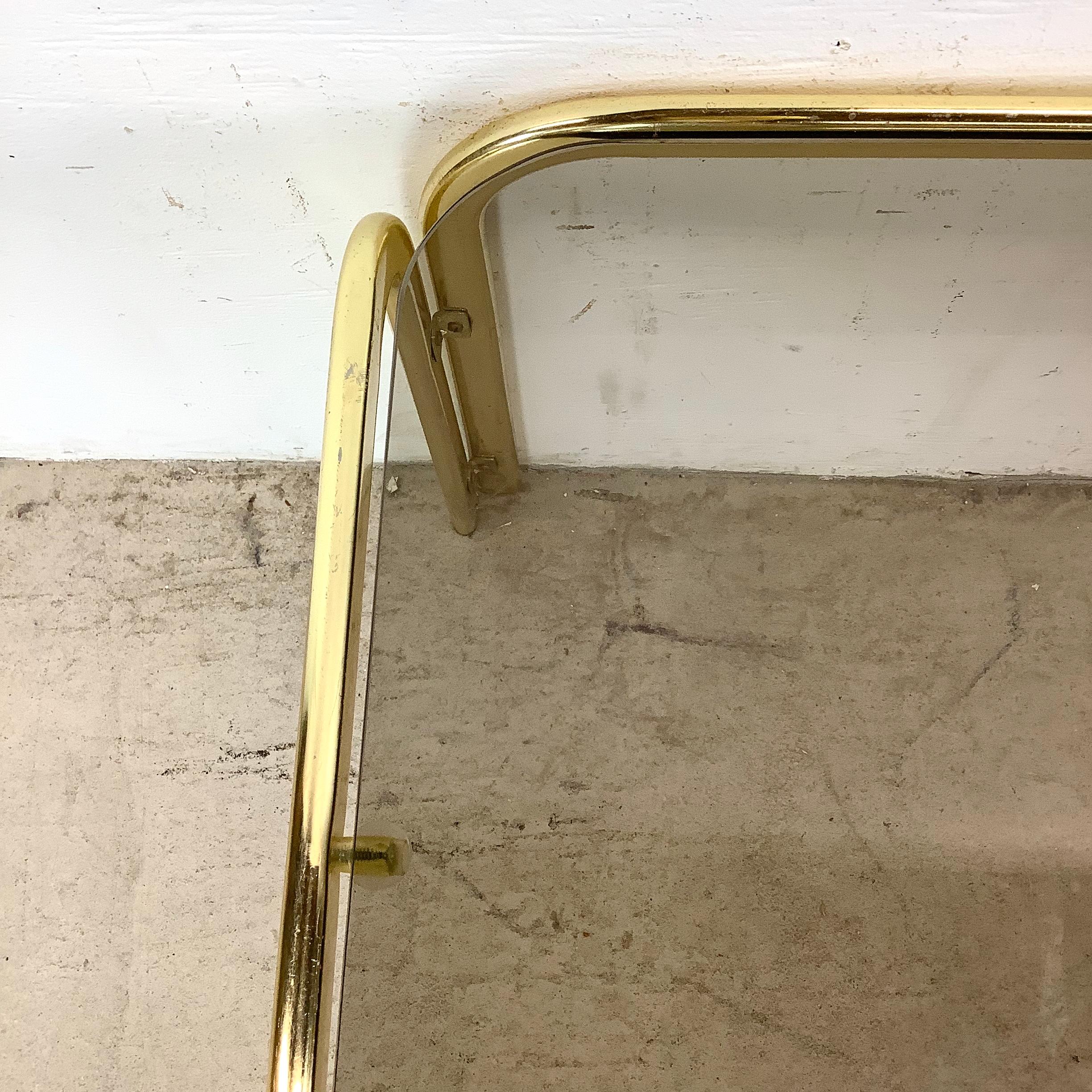 Table basse vintage en verre fumé en vente 10