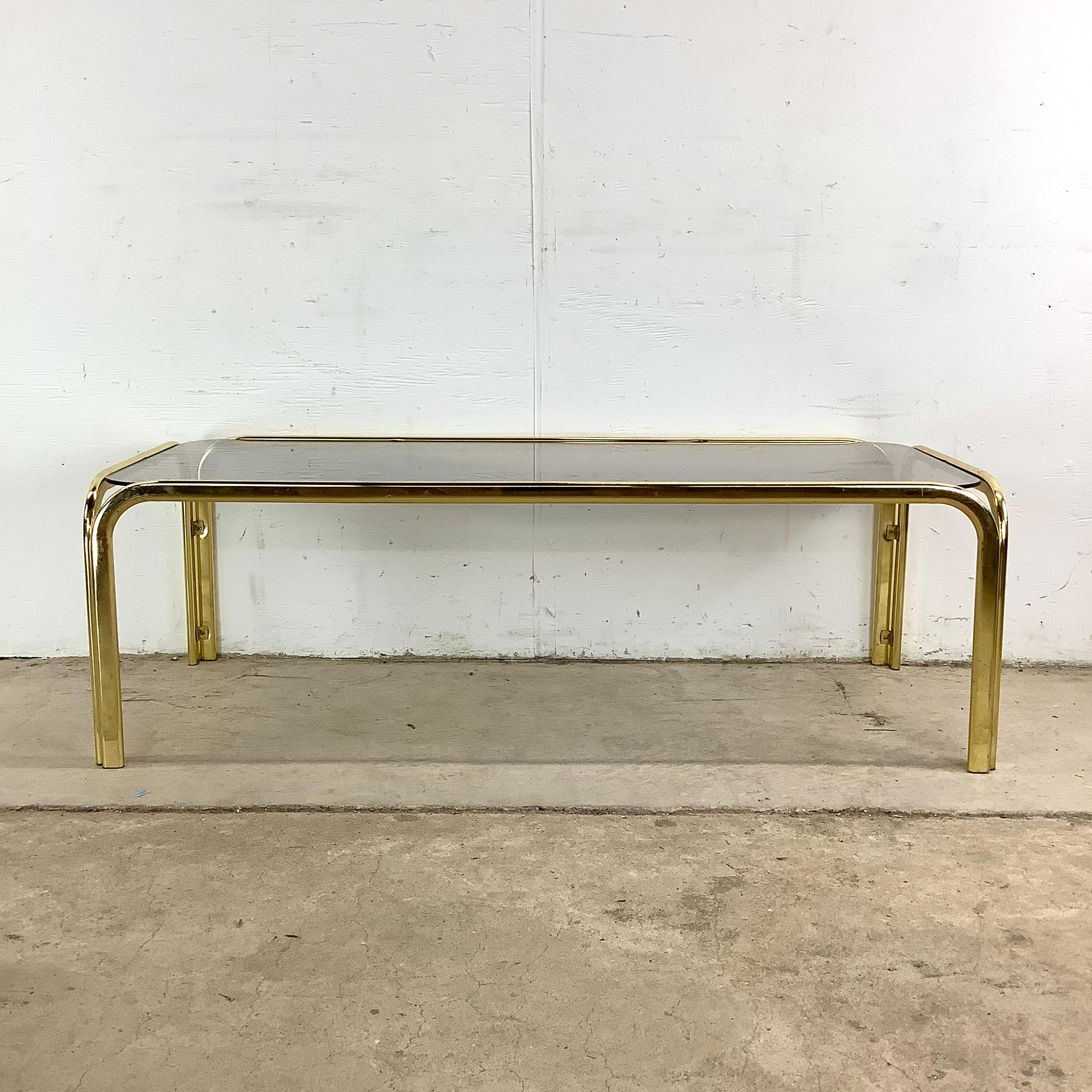 Mid-Century Modern Table basse vintage en verre fumé en vente