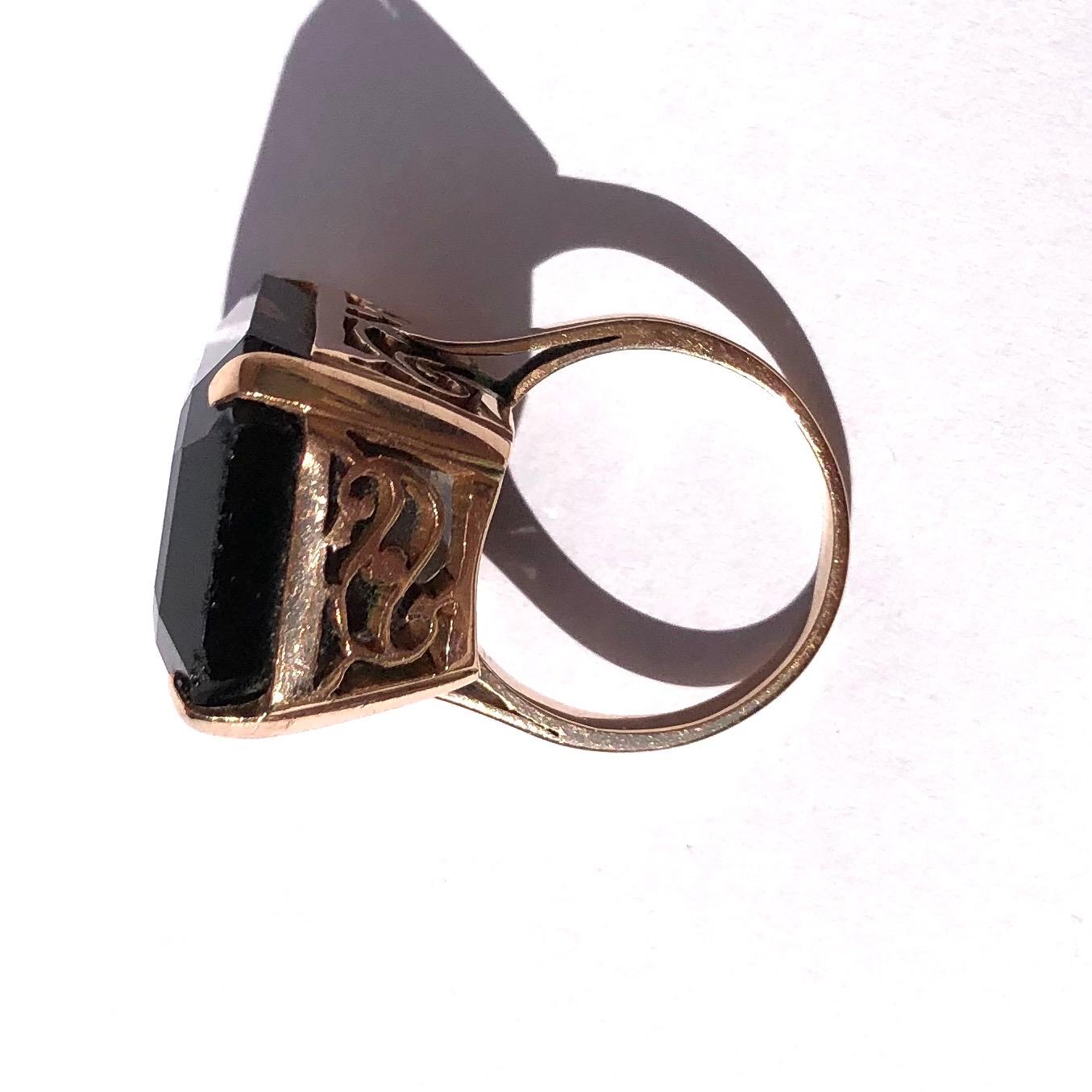 Vintage Smokey Quartz and 9 Carat Gold Cocktail Ring In Good Condition For Sale In Chipping Campden, GB