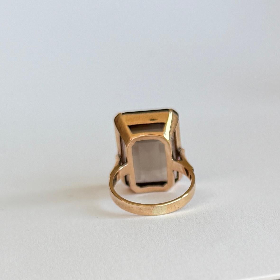 Vintage Smokey Quartz and 9 Carat Gold Cocktail Ring In Good Condition For Sale In Chipping Campden, GB