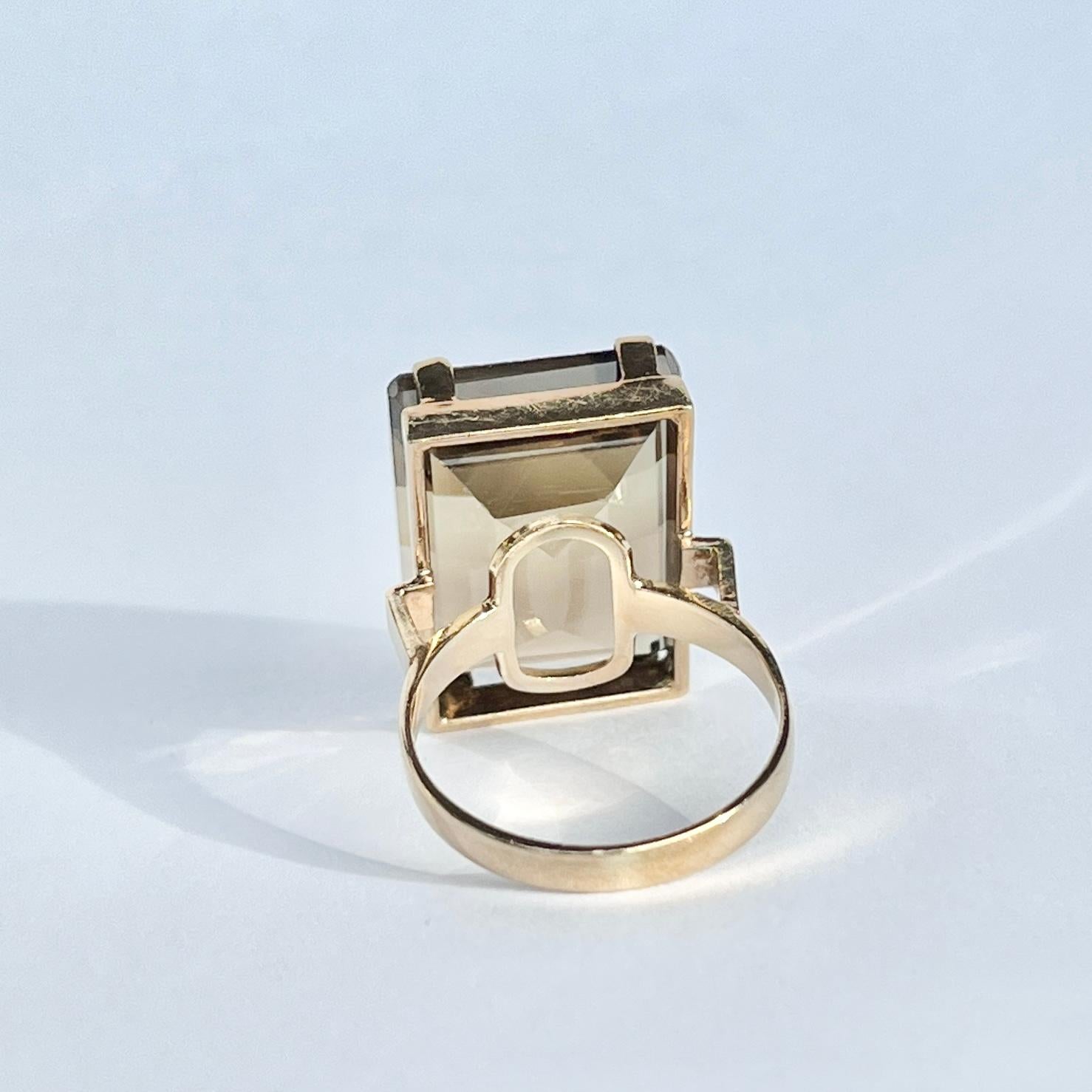 Vintage Smokey Quartz and 9 Carat Gold Cocktail Ring In Good Condition For Sale In Chipping Campden, GB