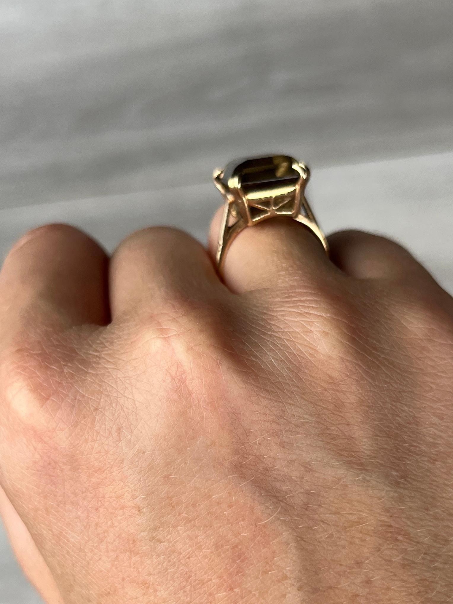 Vintage Smokey Quartz and 9 Carat Gold Cocktail Ring In Good Condition For Sale In Chipping Campden, GB