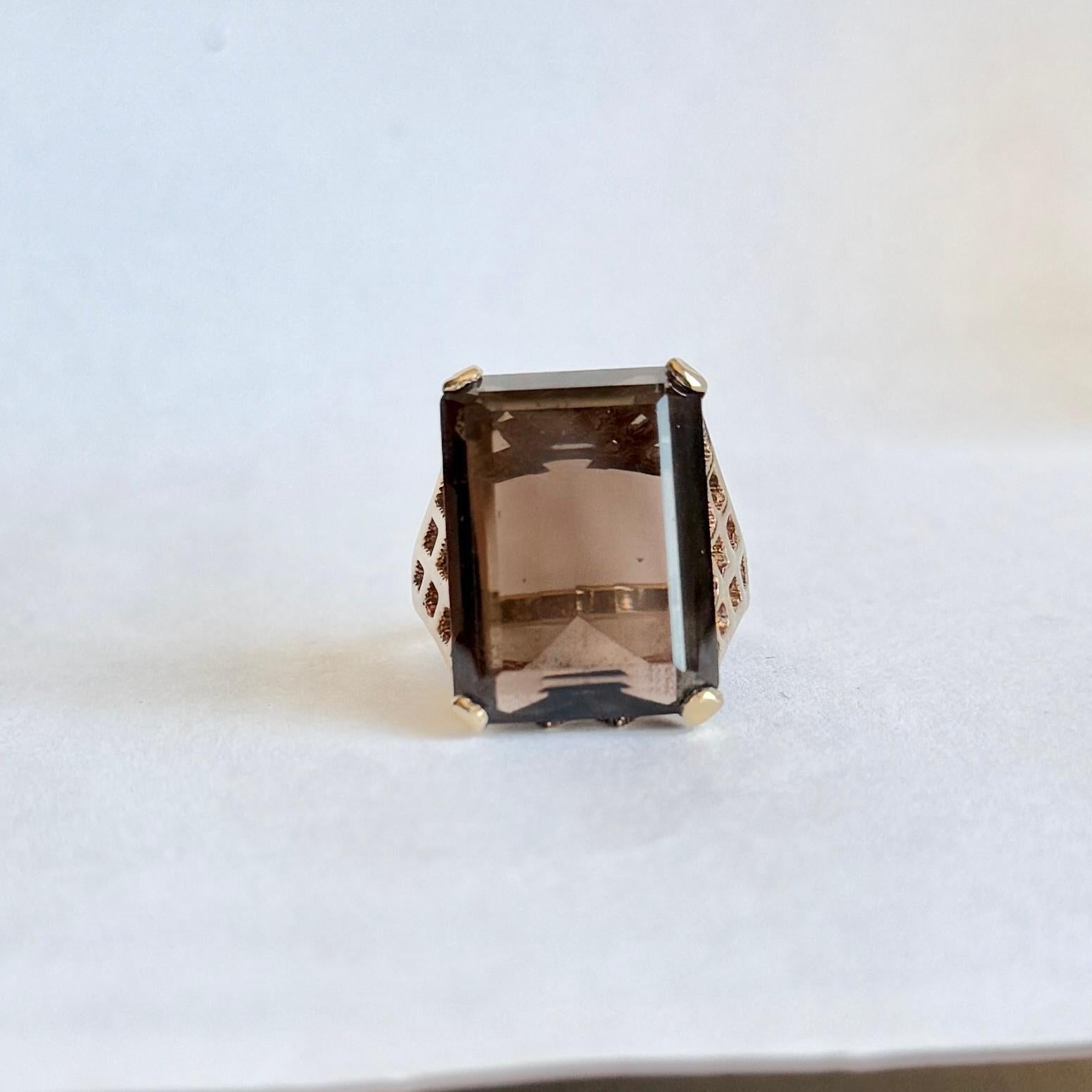 Women's Vintage Smokey Quartz and 9 Carat Gold Cocktail Ring For Sale